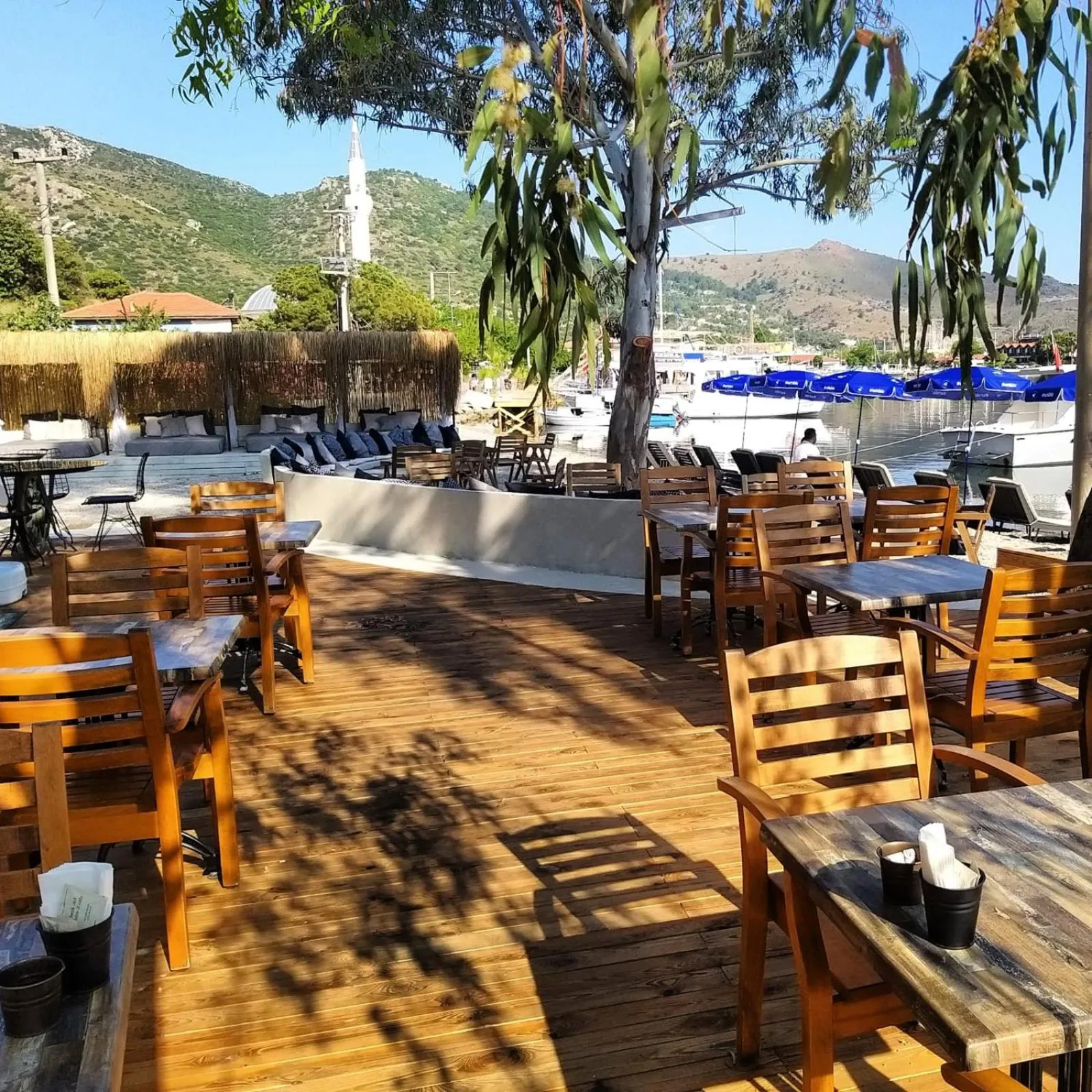 Restaurant/places to eat in Selimhan Otel