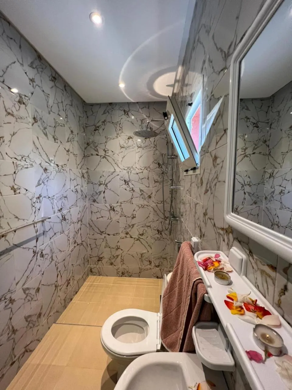 Bathroom in Dar Baddi
