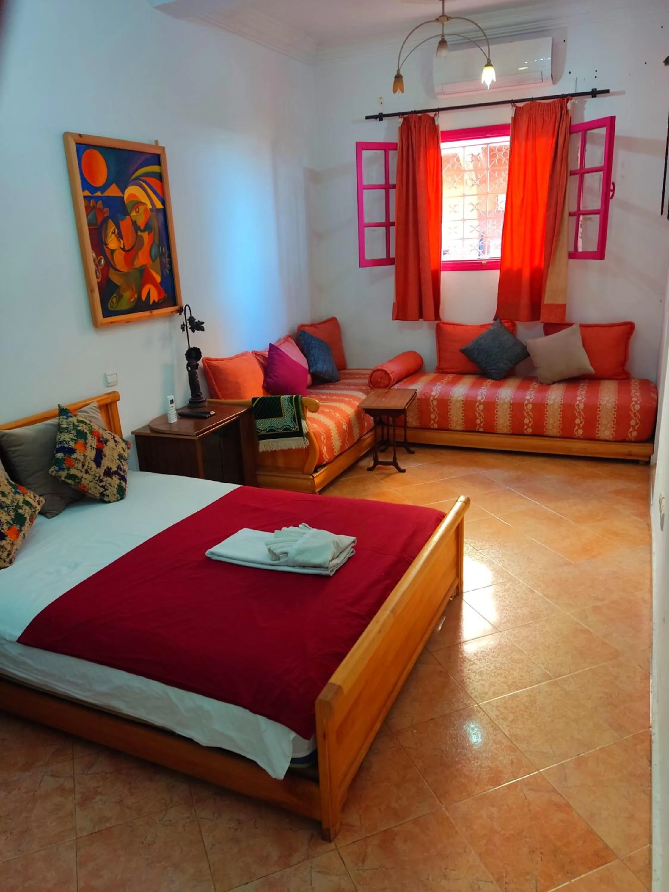 Bedroom, Bed in Dar Baddi