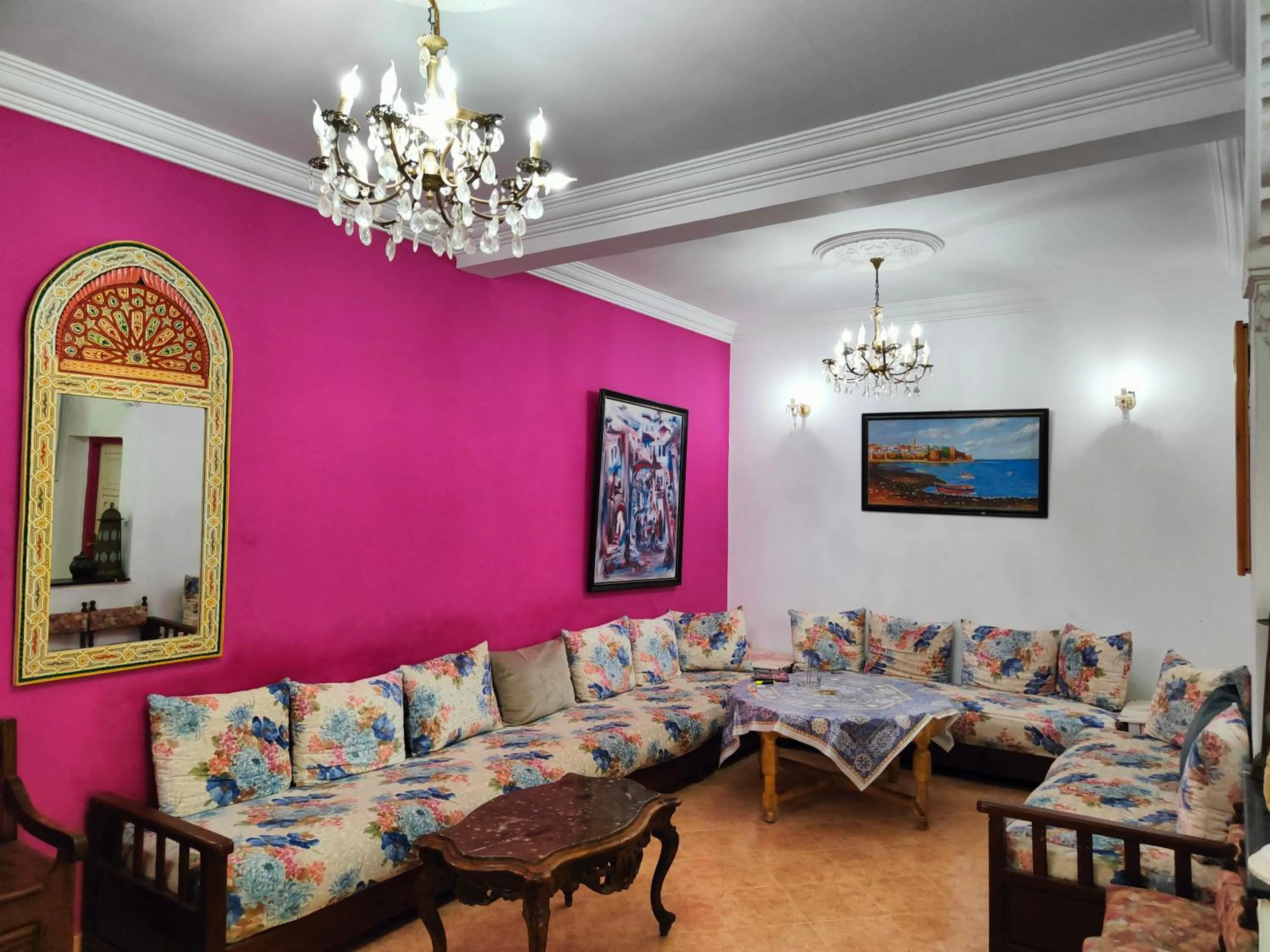 Living room in Dar Baddi