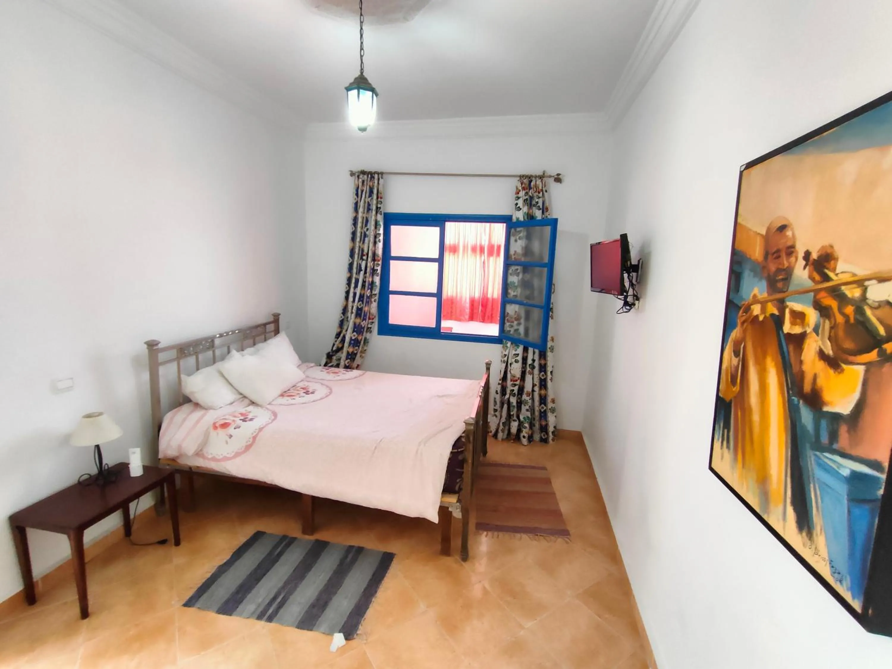 Bed in Dar Baddi