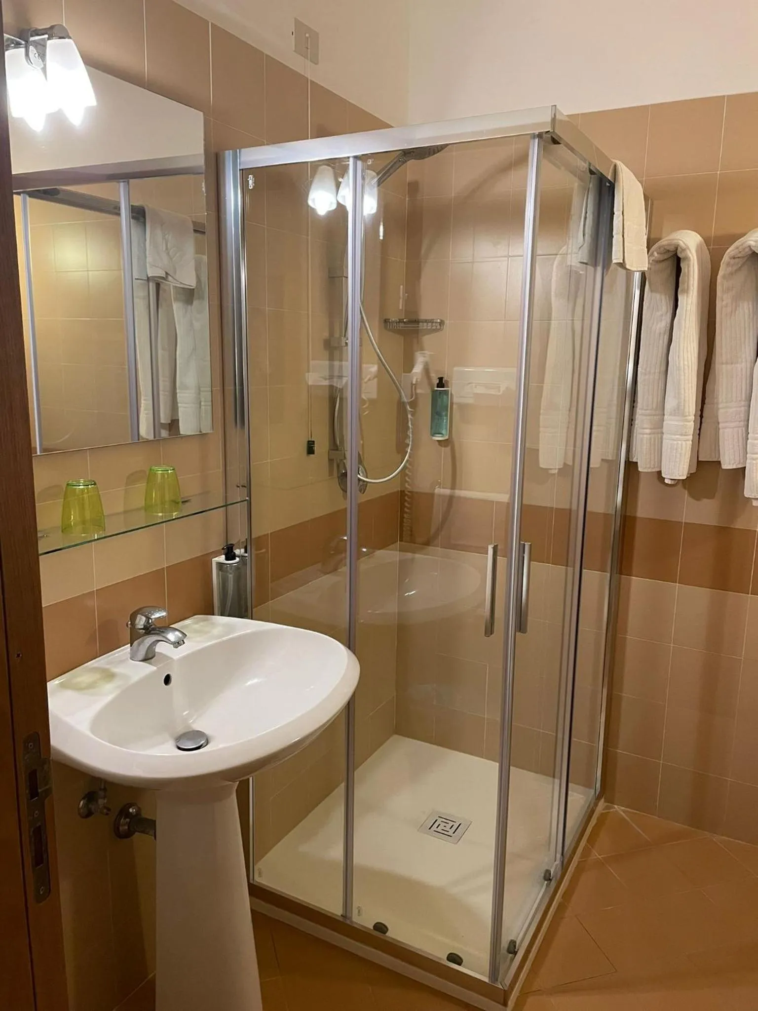 Shower in Hotel Baglio Santacroce