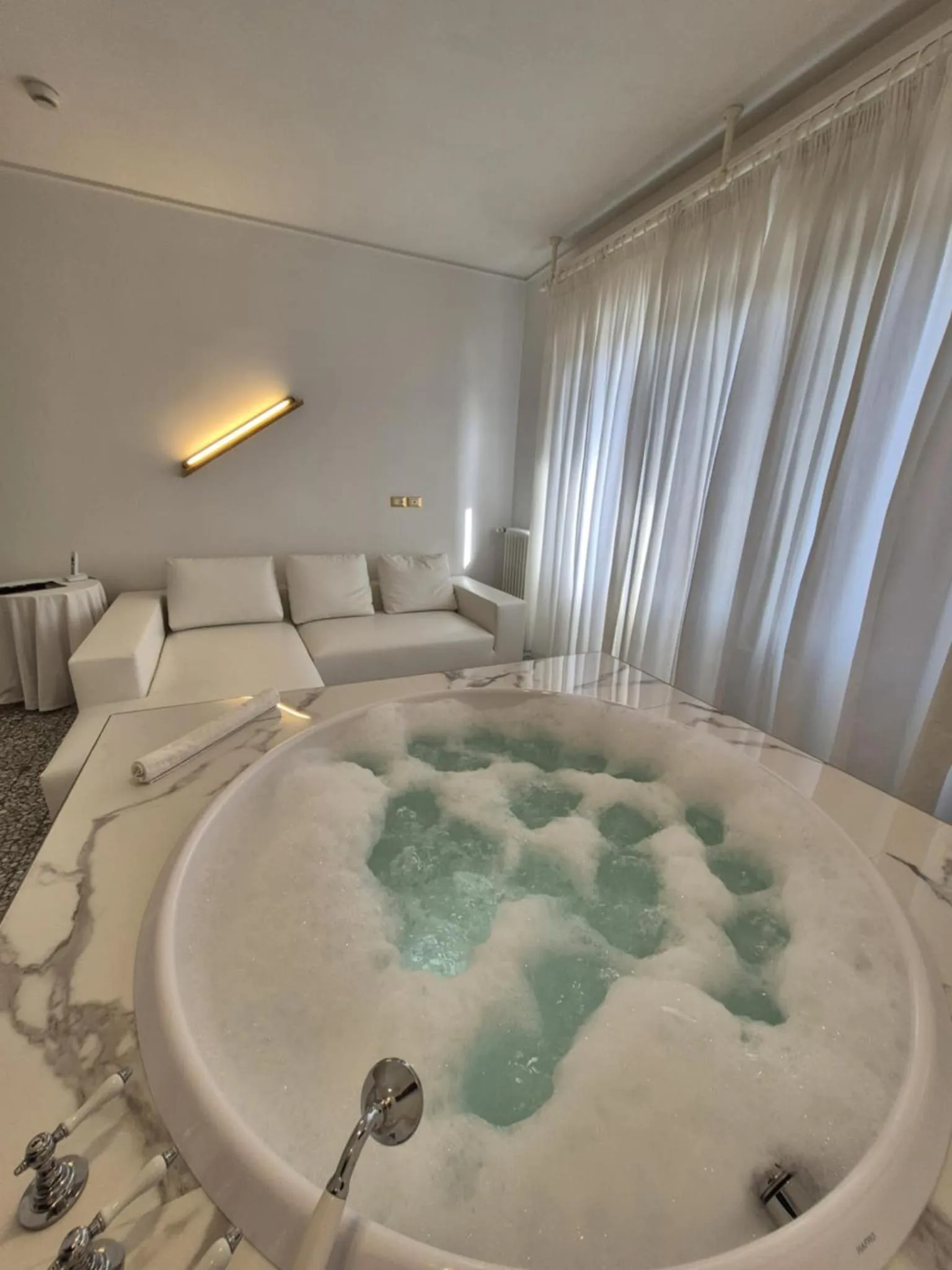 Hot Tub, Bed in Eveline Portosole Hotel