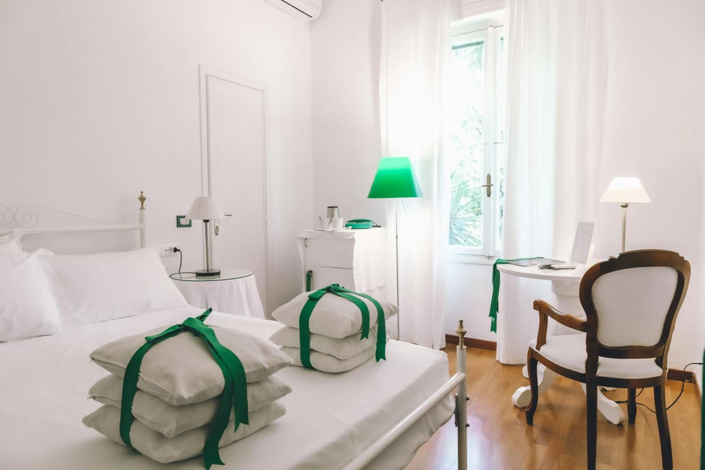 Bedroom, Bed in Eveline Portosole Hotel