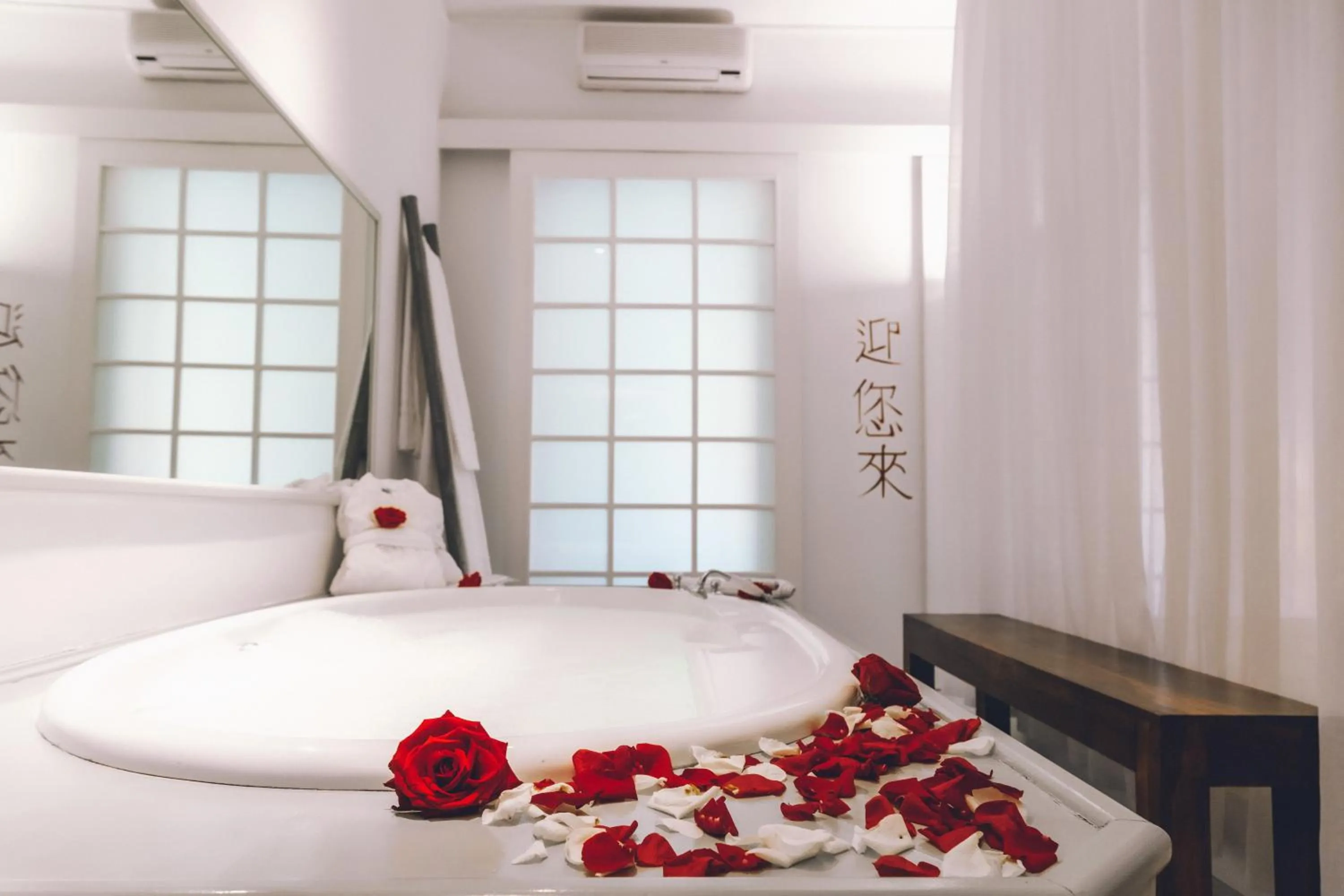 Decorative detail, Bed in Eveline Portosole Hotel