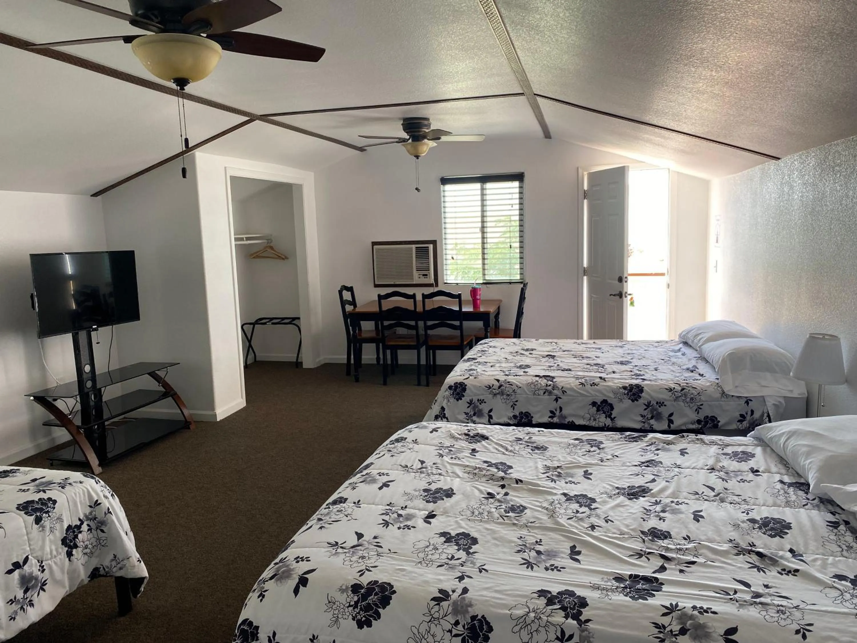 Bedroom, Bed in K7 Bed and Breakfast