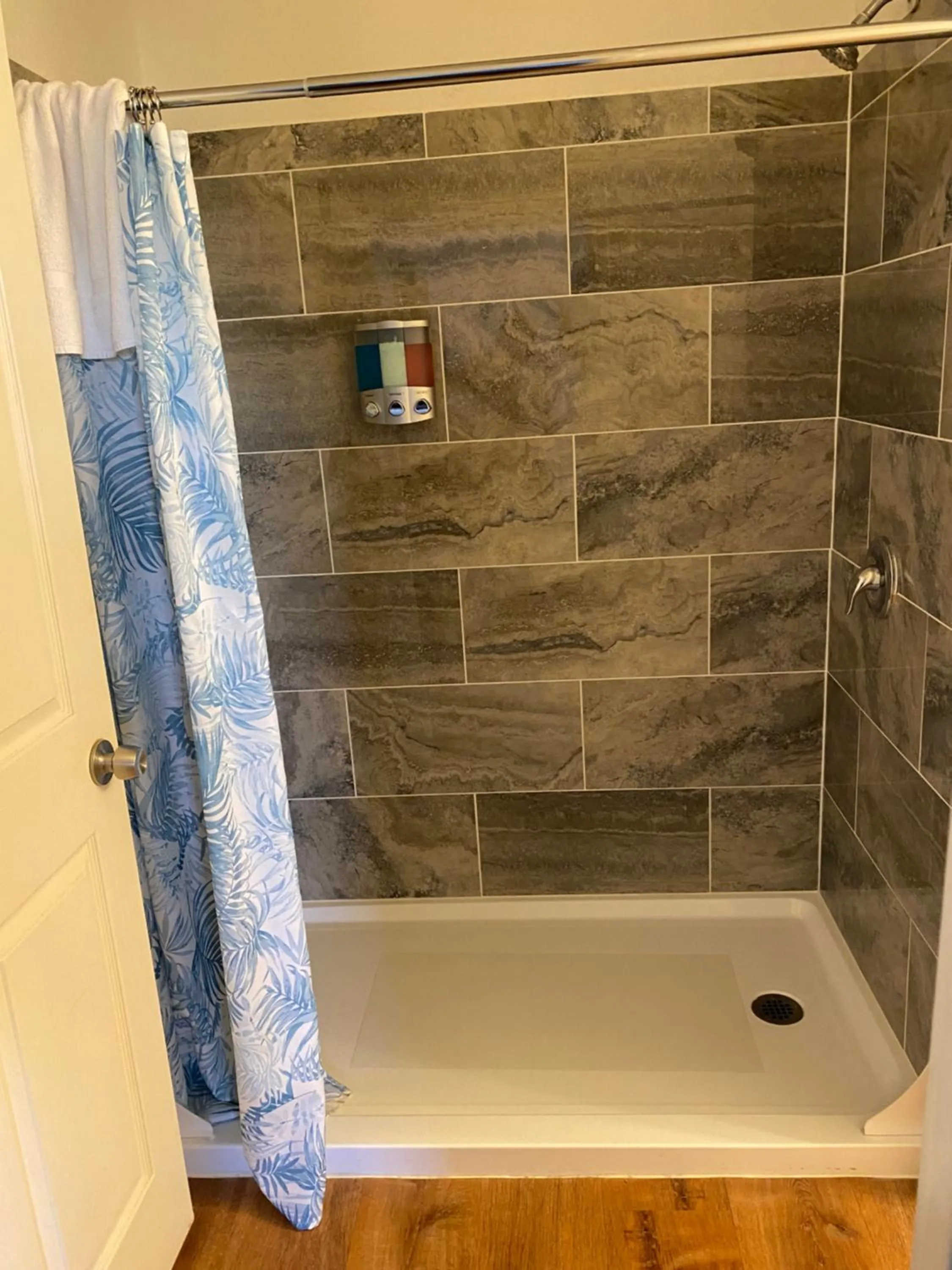 Shower in K7 Bed and Breakfast