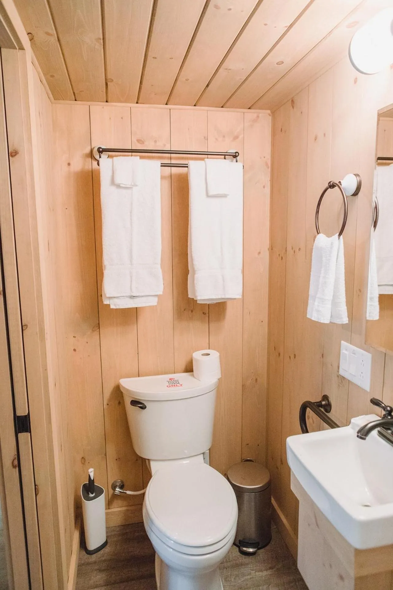 Toilet in High Peaks Chalet