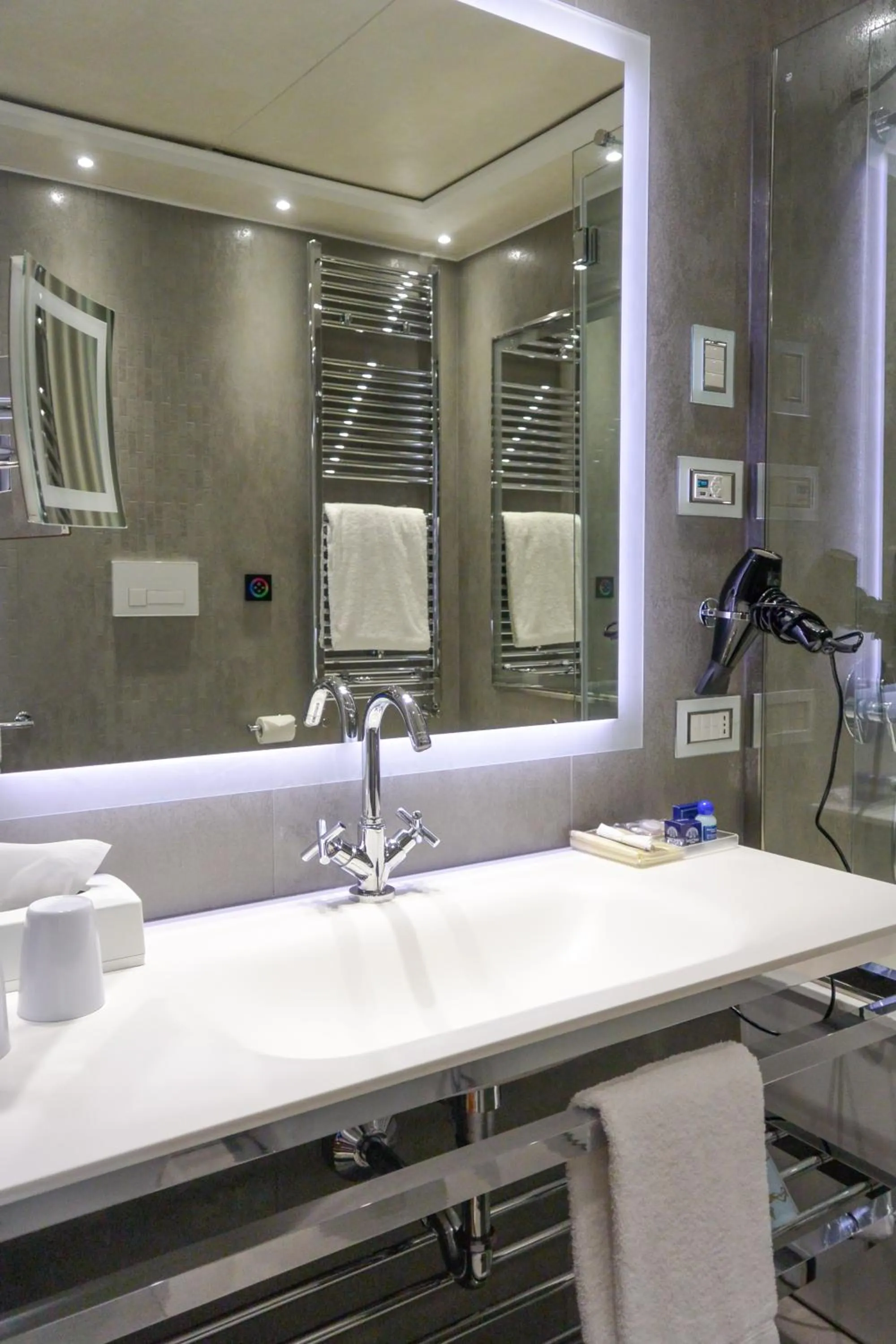 Toilet in Hotel Santa Chiara