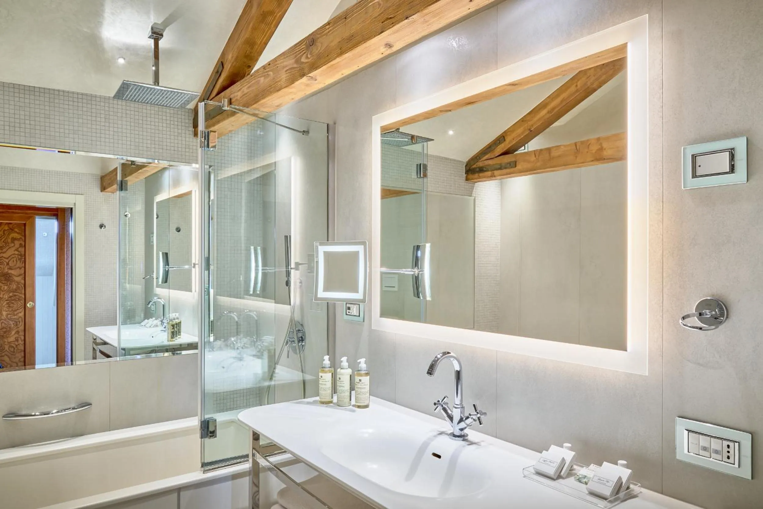 Bathroom in Hotel Santa Chiara