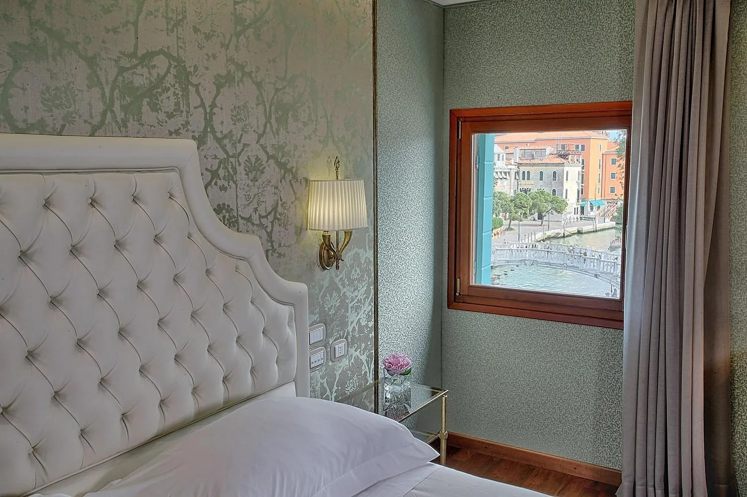 Spring, Bed in Hotel Santa Chiara