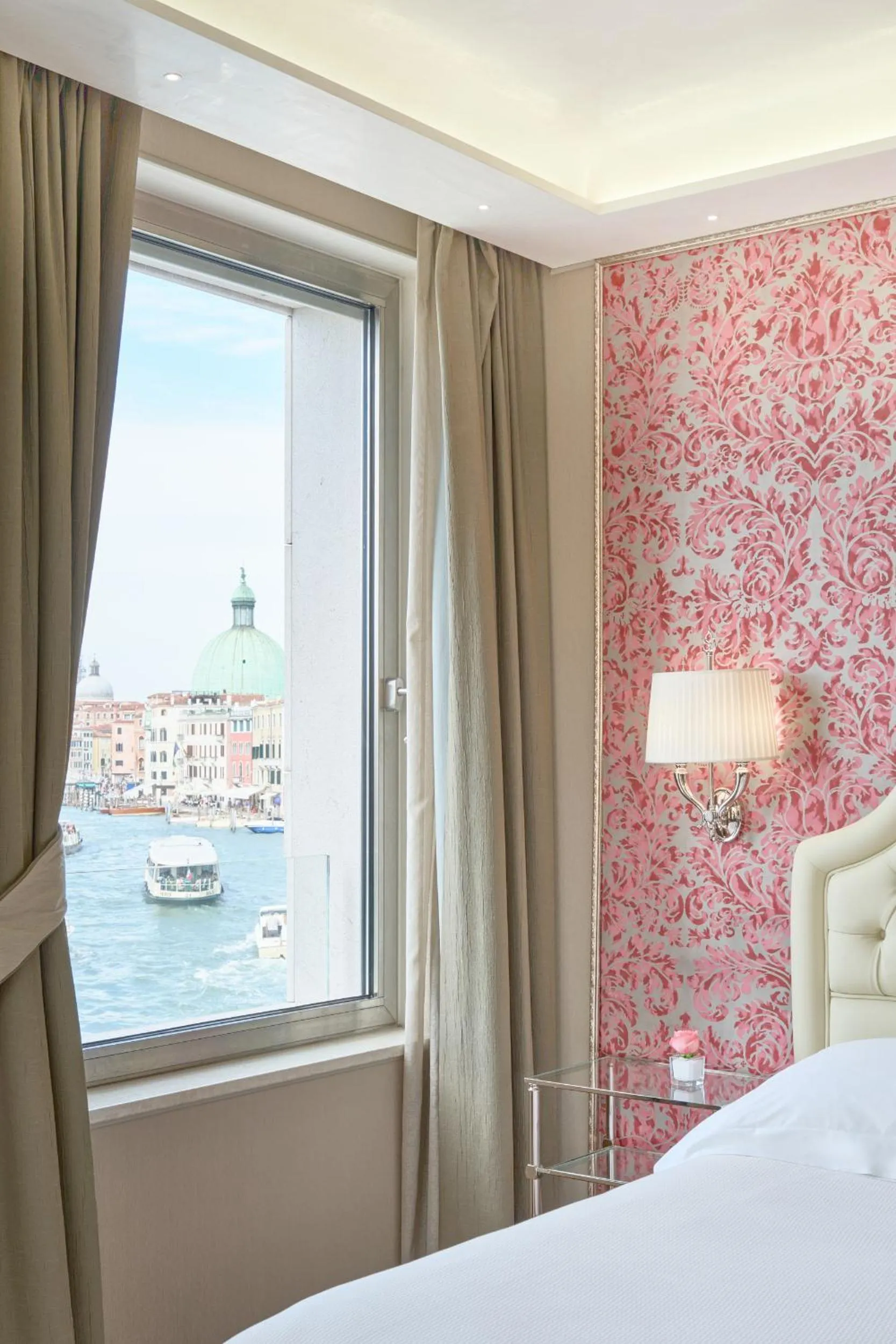 View (from property/room), Bed in Hotel Santa Chiara