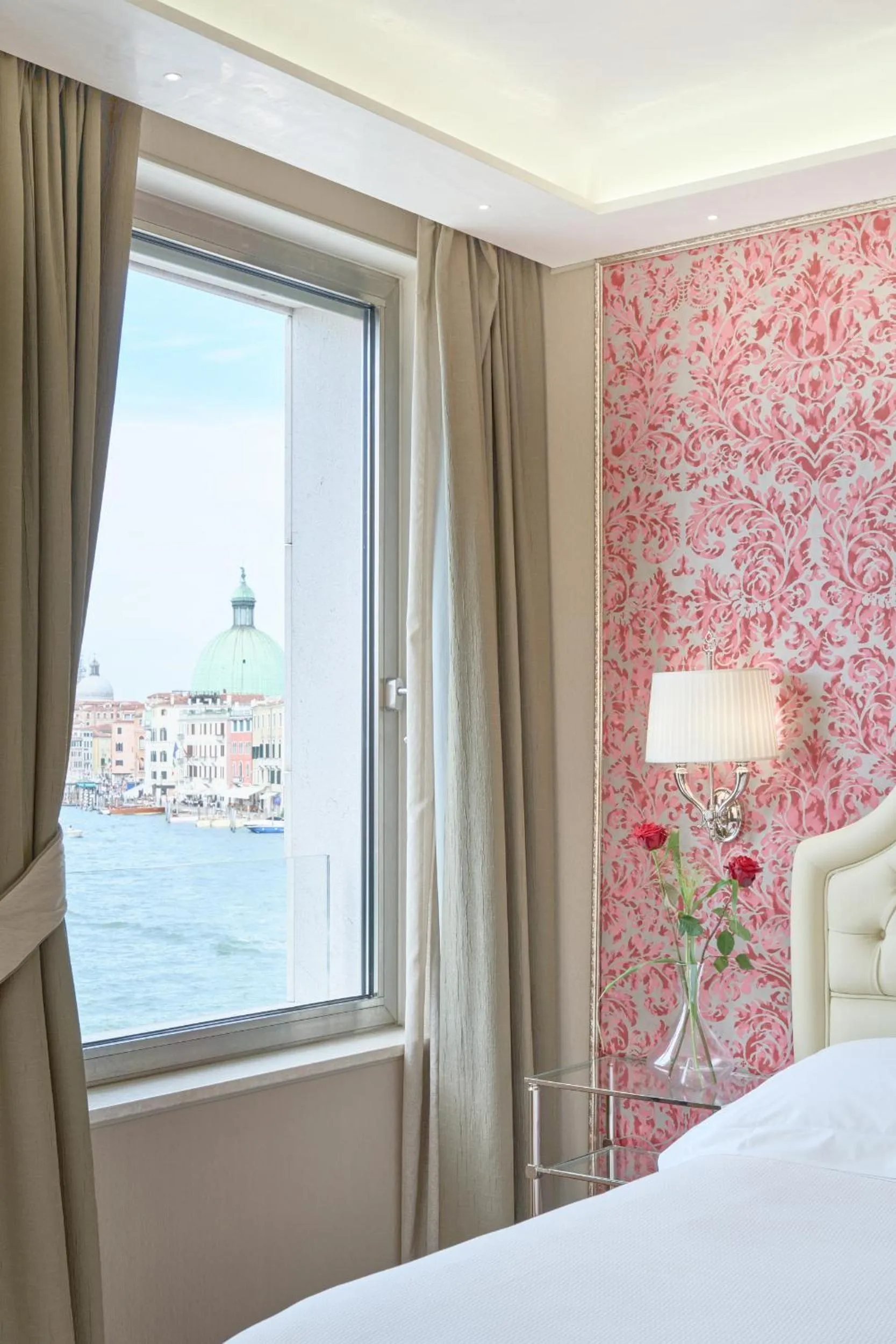 View (from property/room), Bed in Hotel Santa Chiara