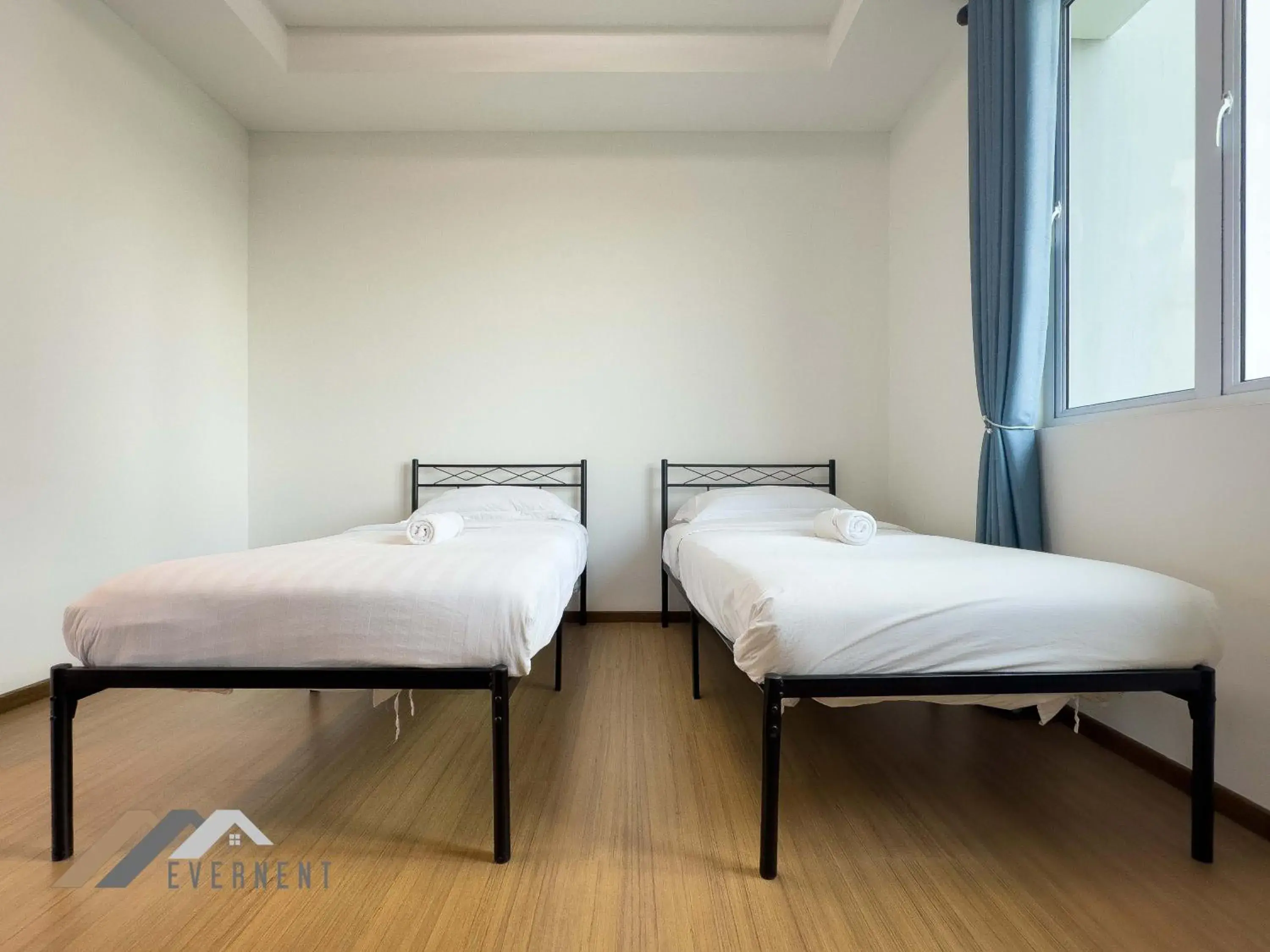 Photo of the whole room, Bed in Serene Heights by Evernent Photo of the whole room, Bed in Serene Heights by Evernent