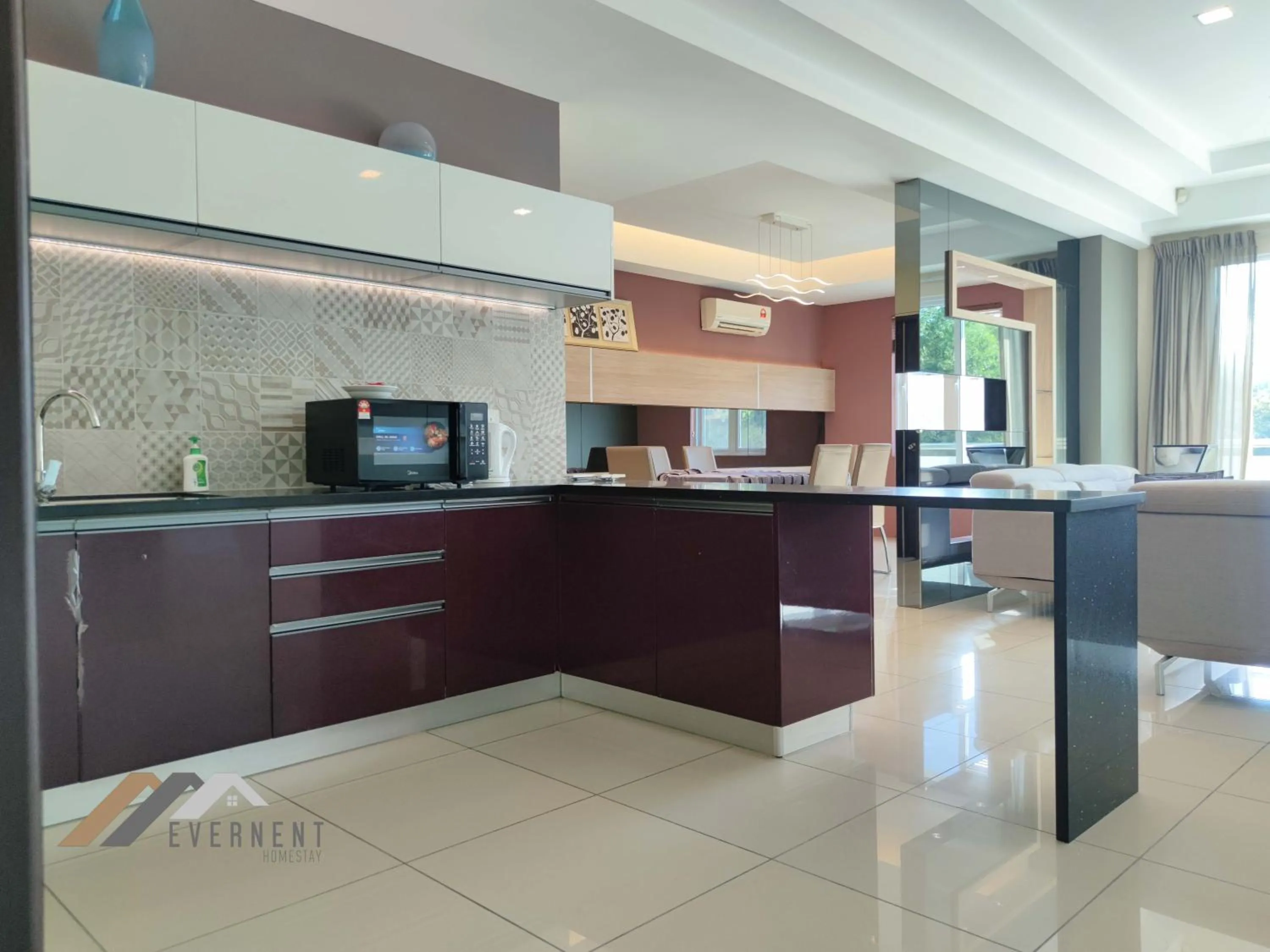 Kitchen or kitchenette in Serene Heights by Evernent