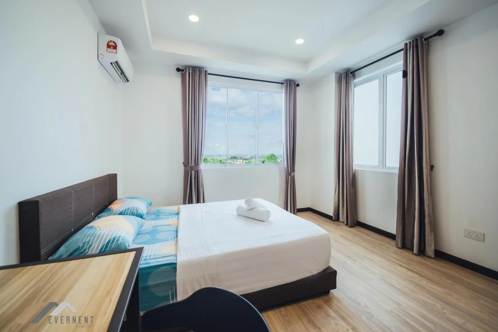 Bedroom, Bed in Serene Heights by Evernent