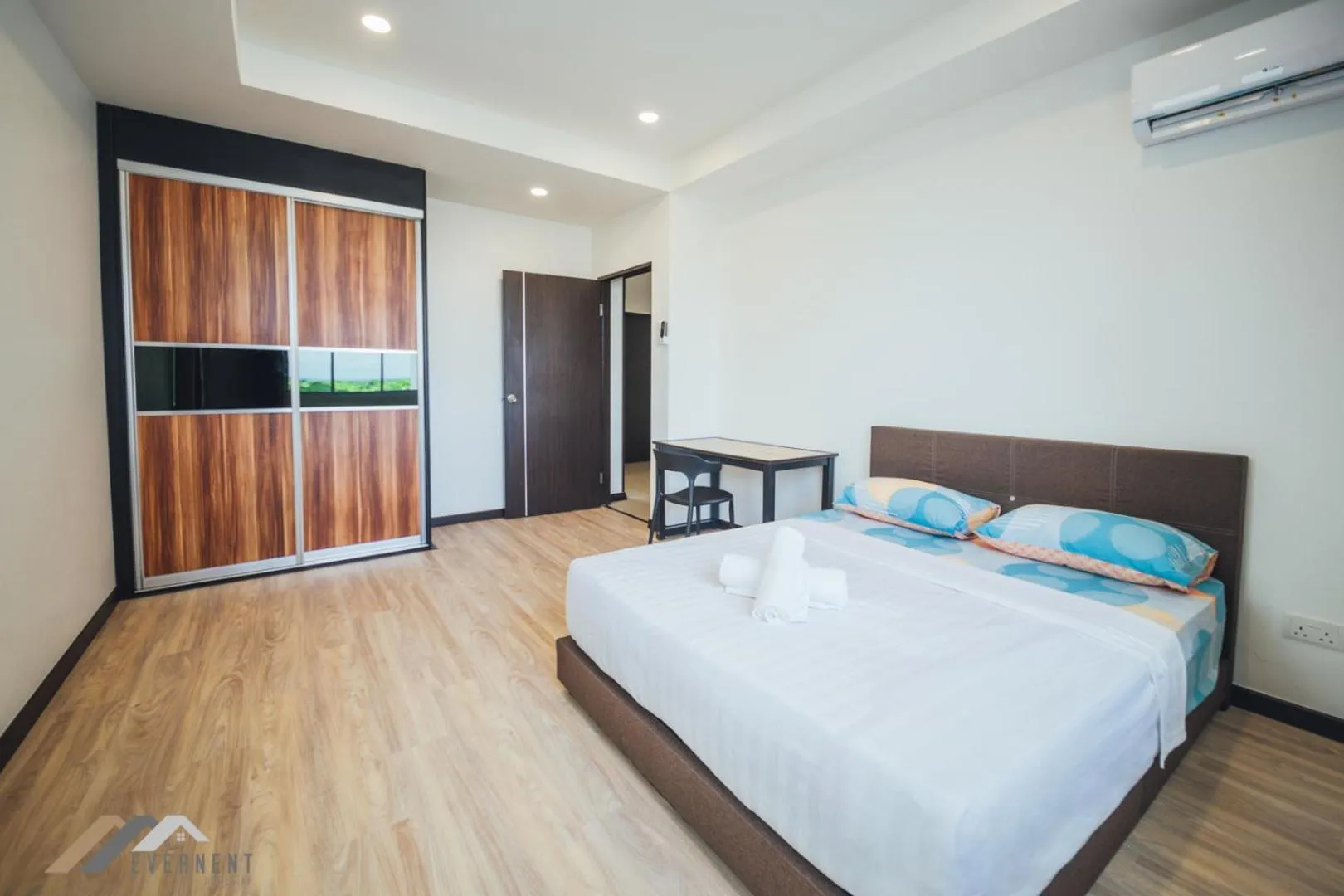 Bed in Serene Heights by Evernent