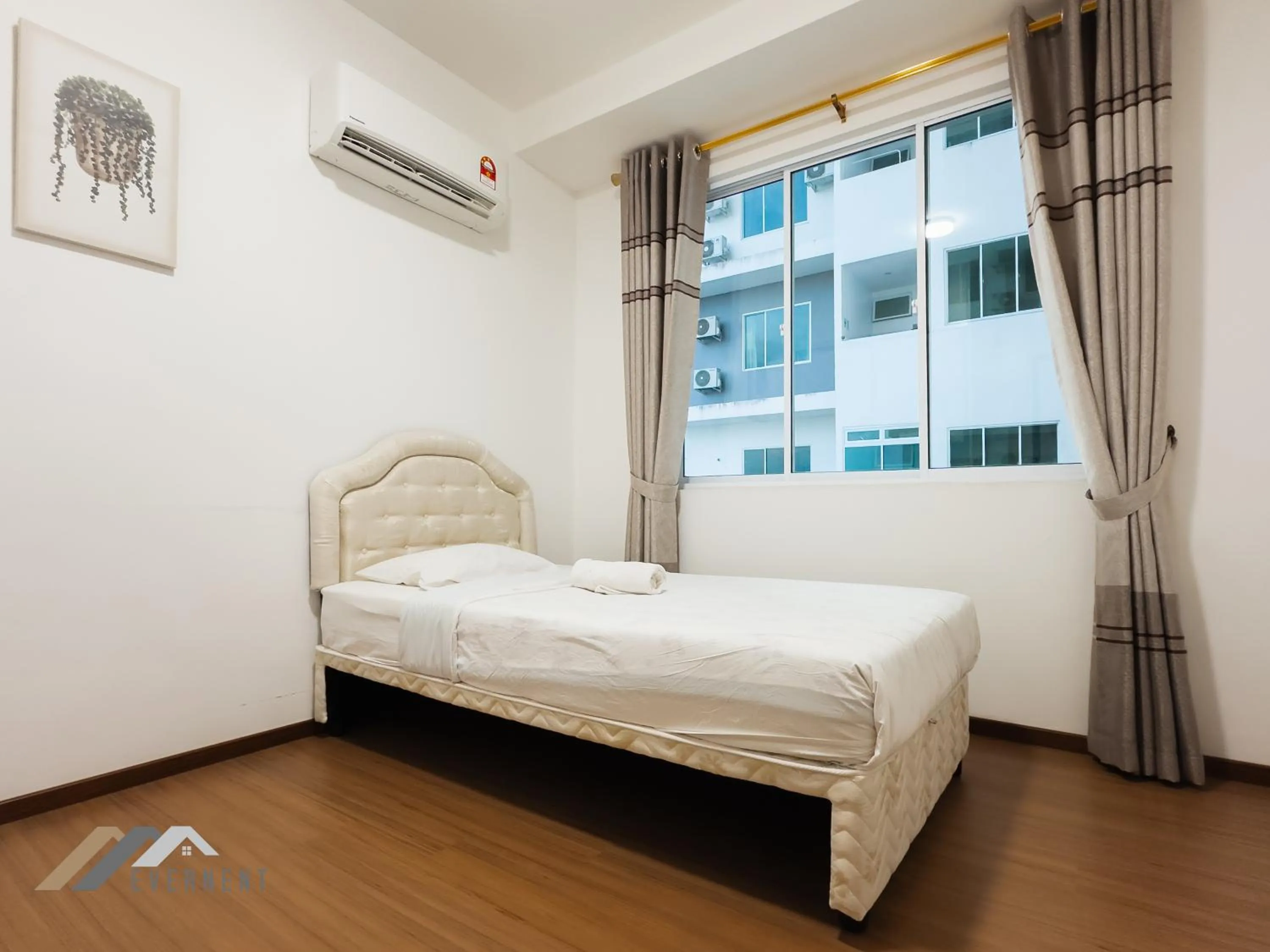 Bedroom, Bed in Serene Heights by Evernent