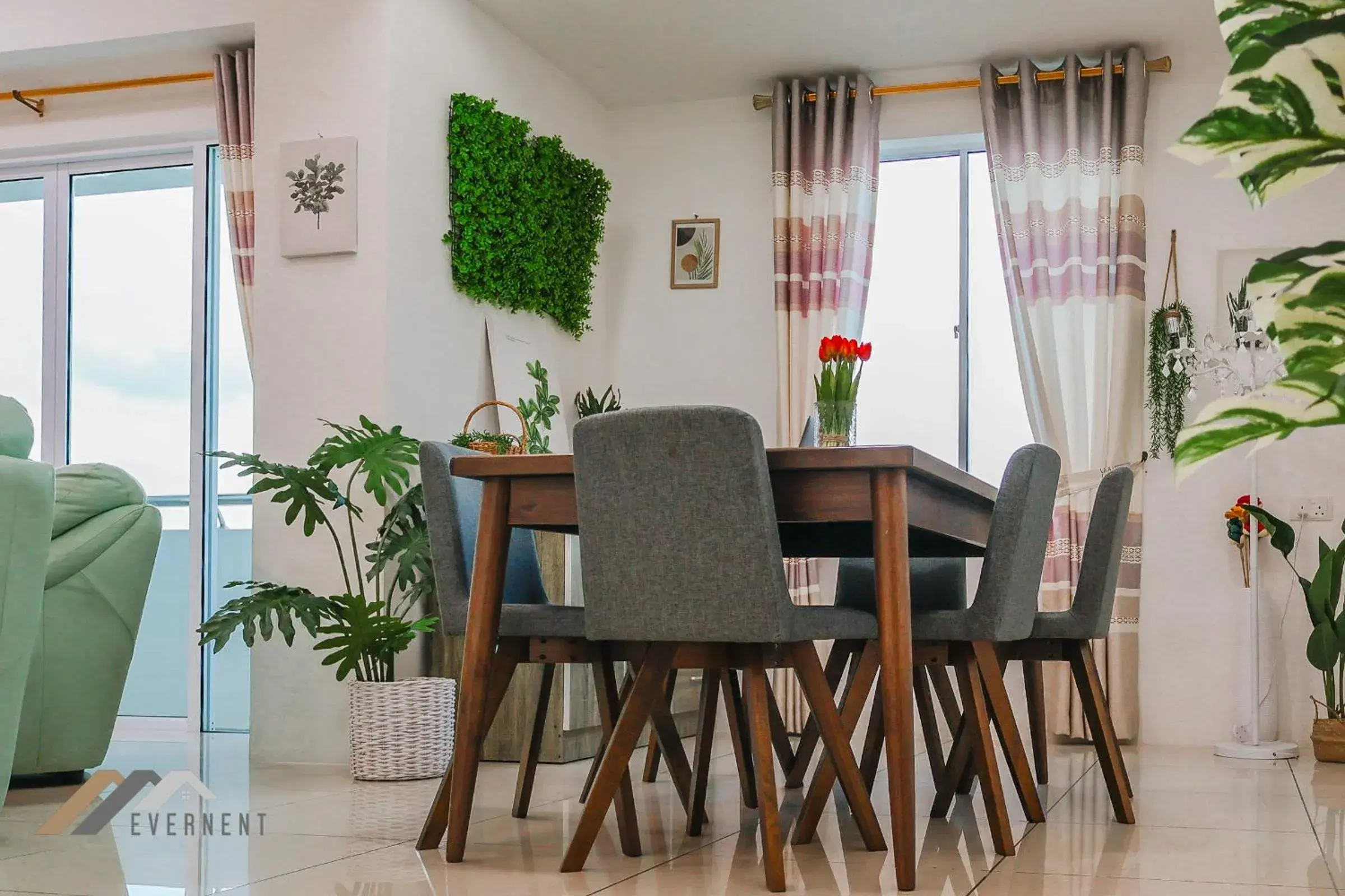 Living room in Serene Heights by Evernent Living room in Serene Heights by Evernent