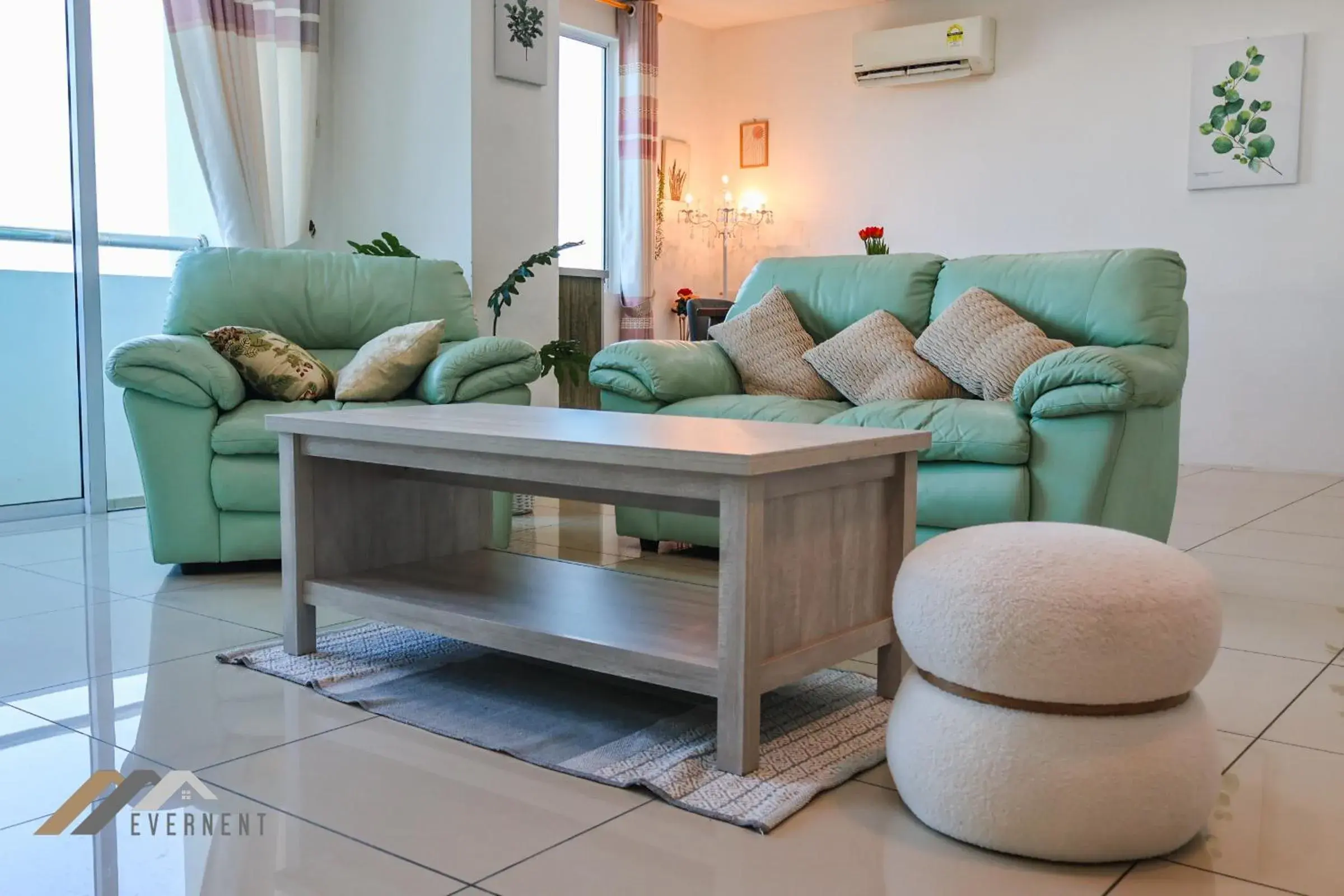 Living room in Serene Heights by Evernent Living room in Serene Heights by Evernent