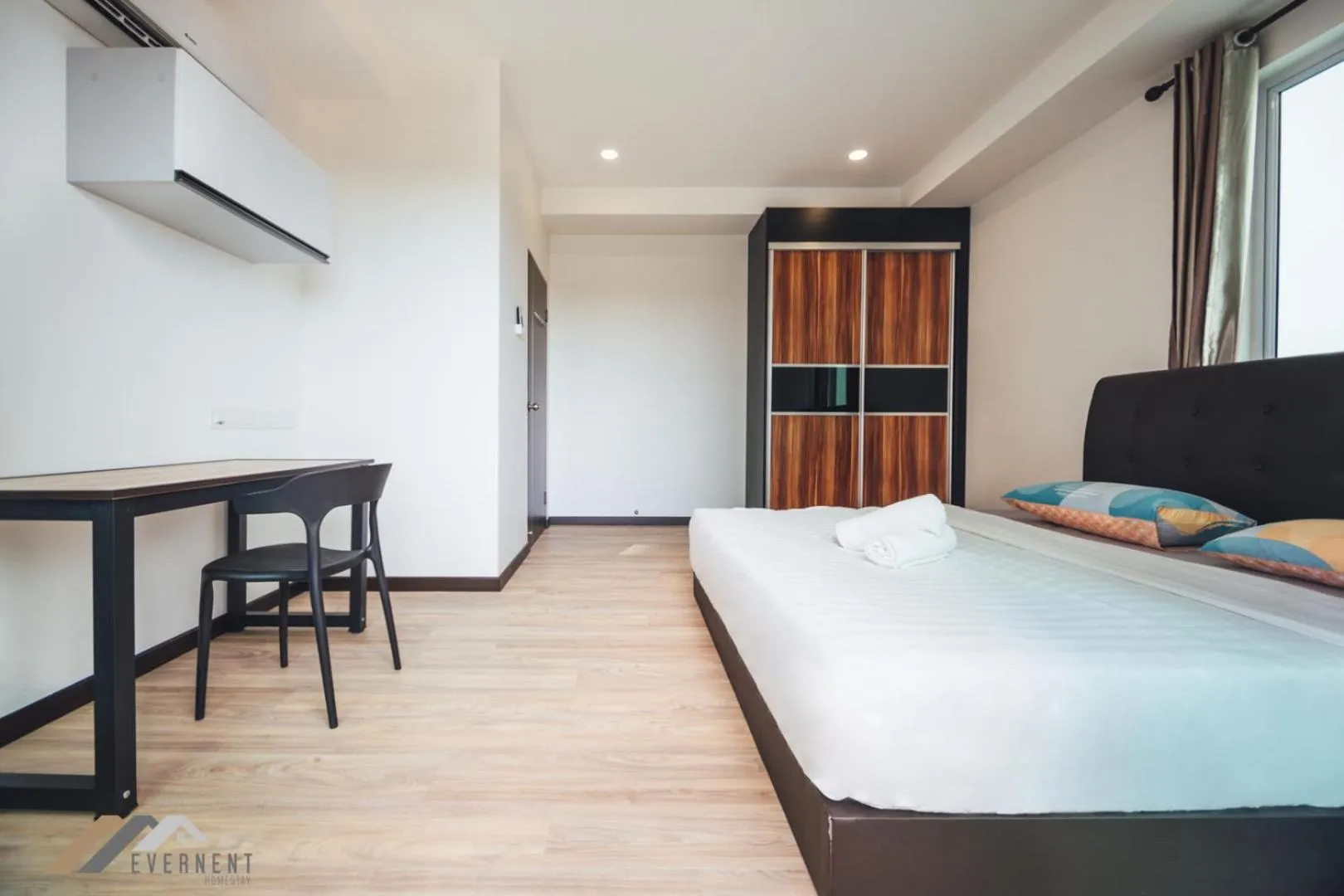 Bedroom, Bed in Serene Heights by Evernent