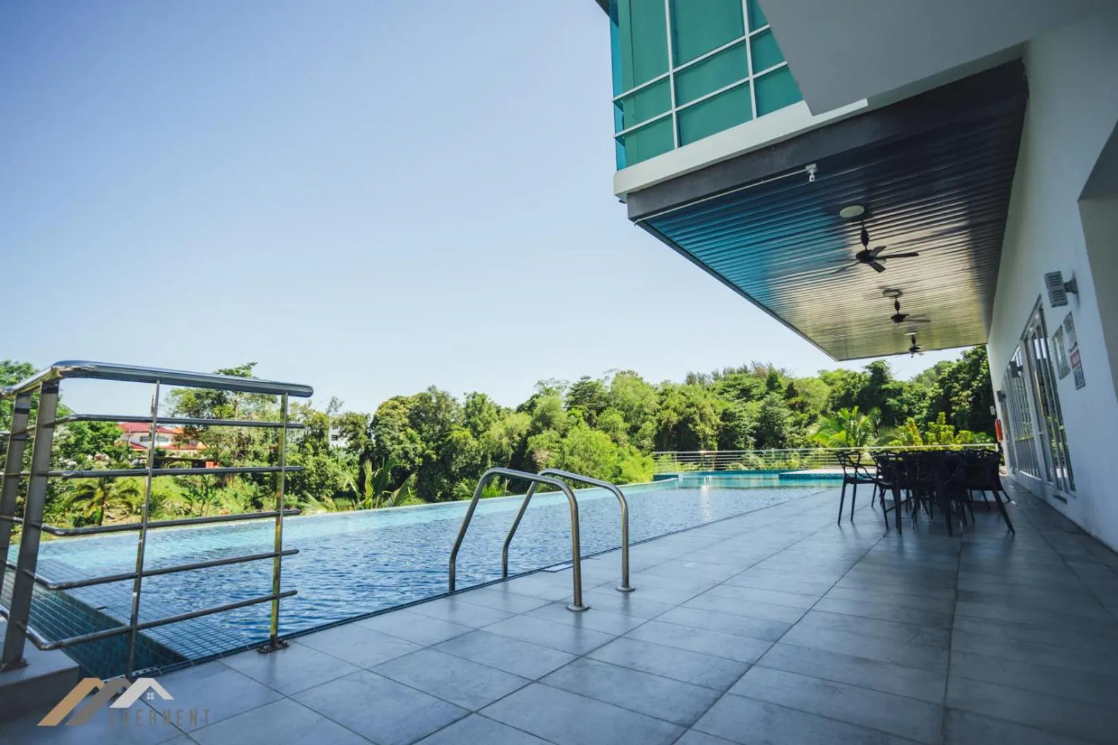 Swimming pool in Serene Heights by Evernent