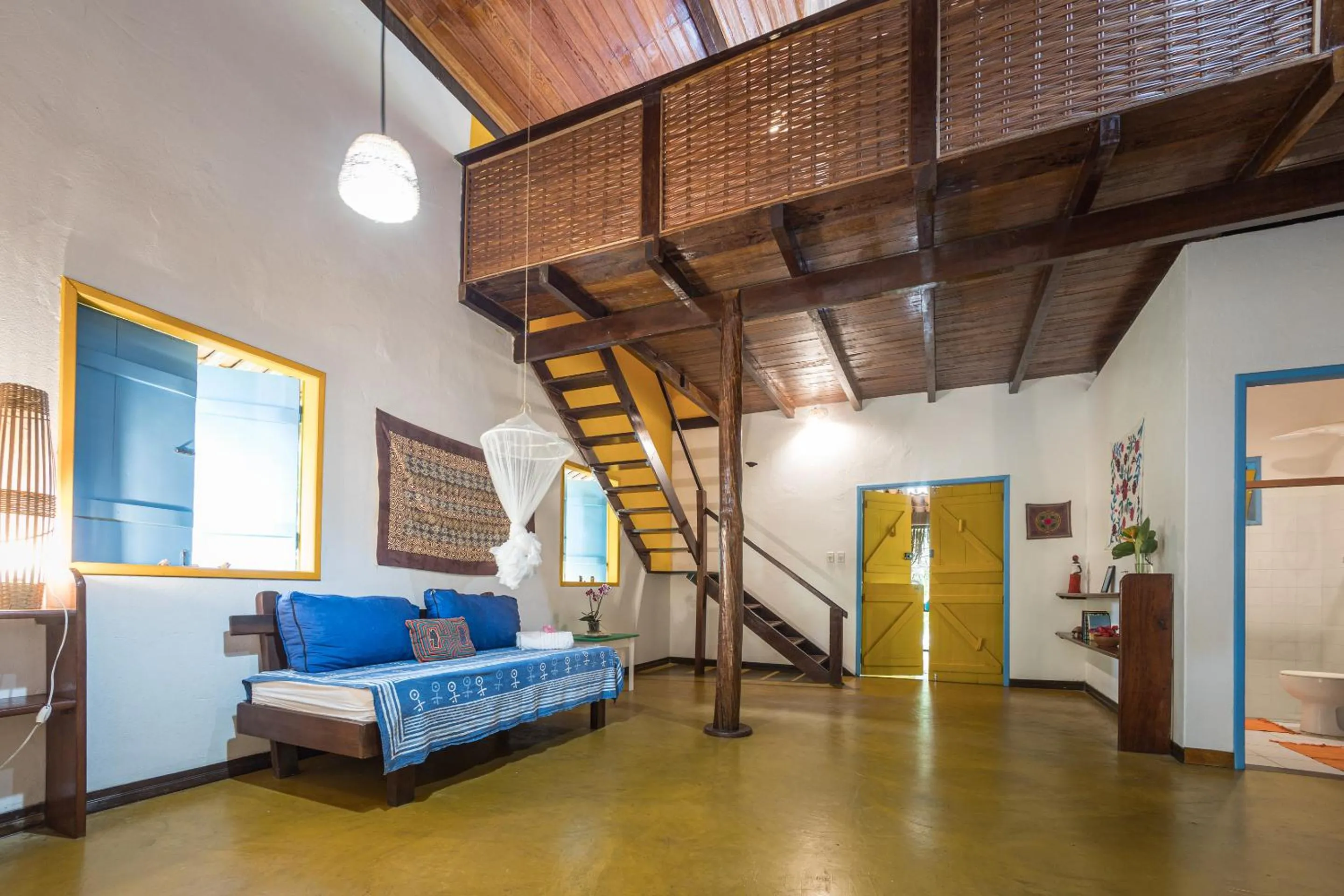 Living room, Bed in Pousada Canoa Nativa