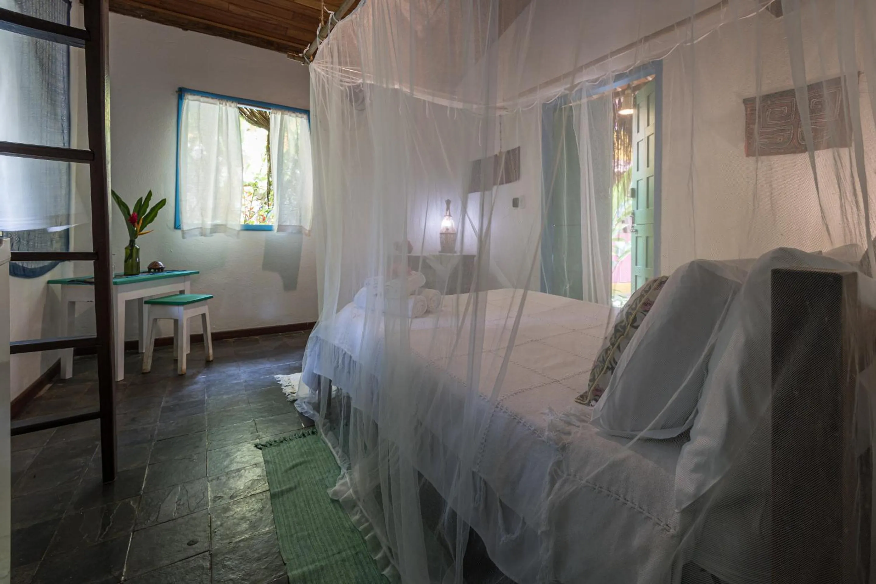 Photo of the whole room, Bed in Pousada Canoa Nativa