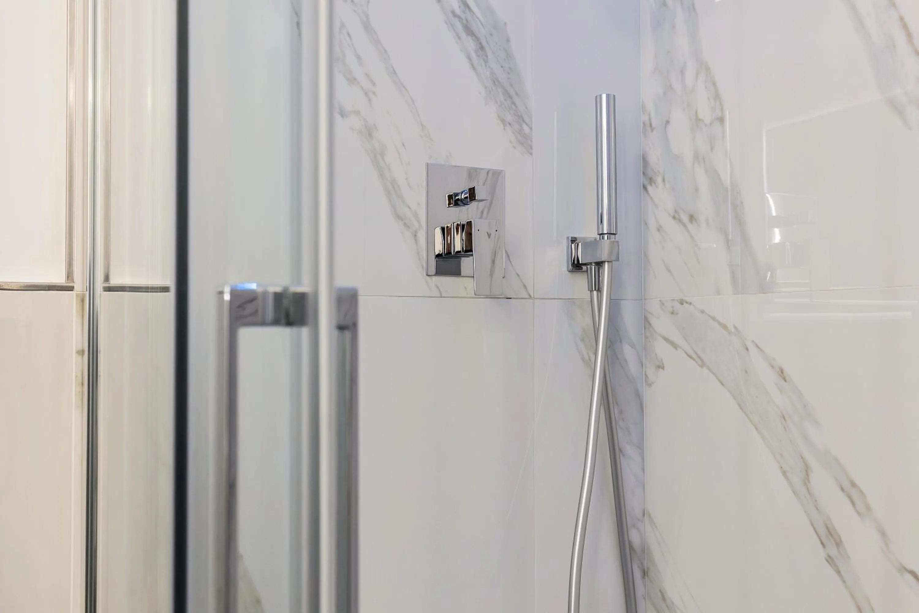 Shower in Navona Central Relais