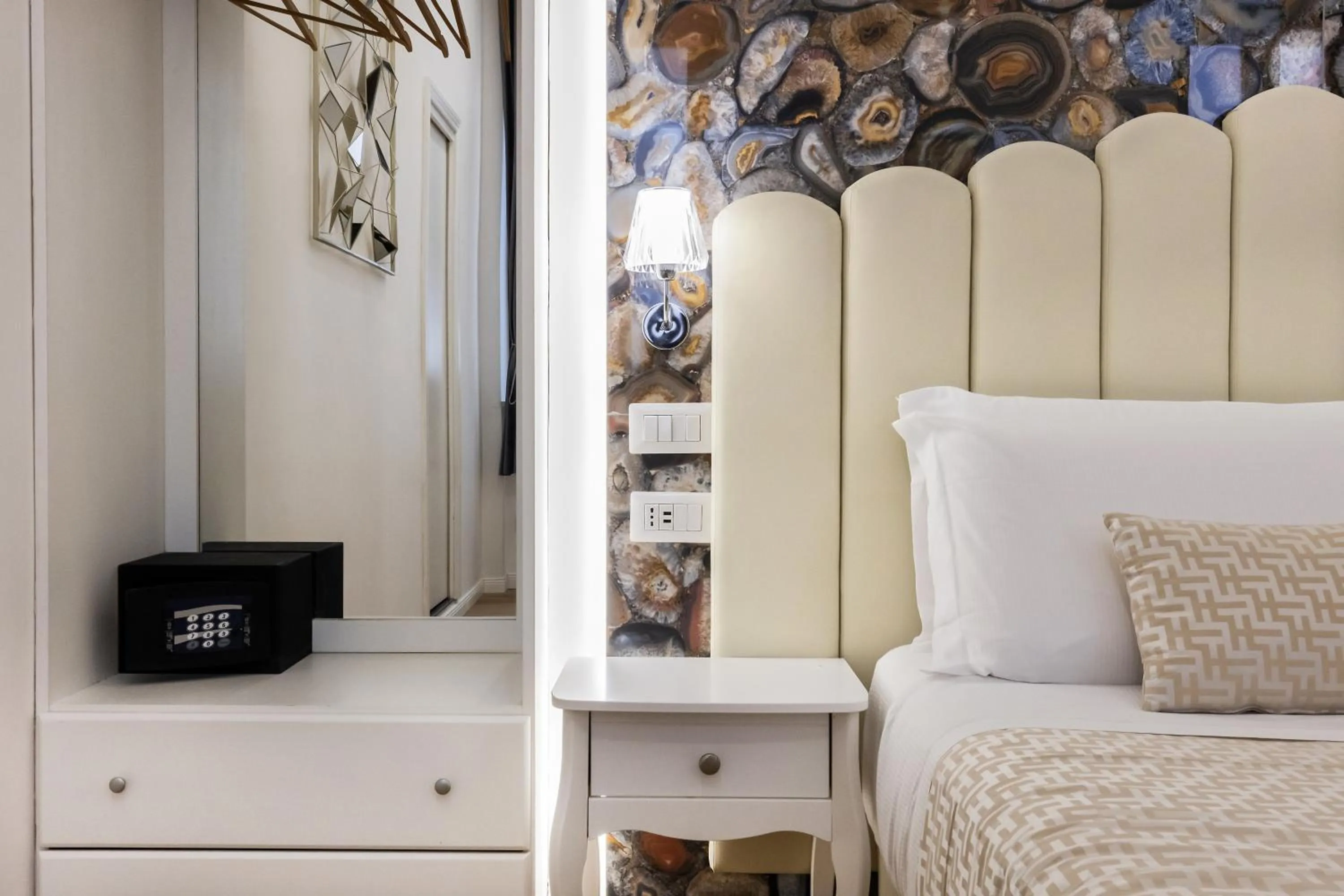 Bedroom, Bed in Navona Central Relais