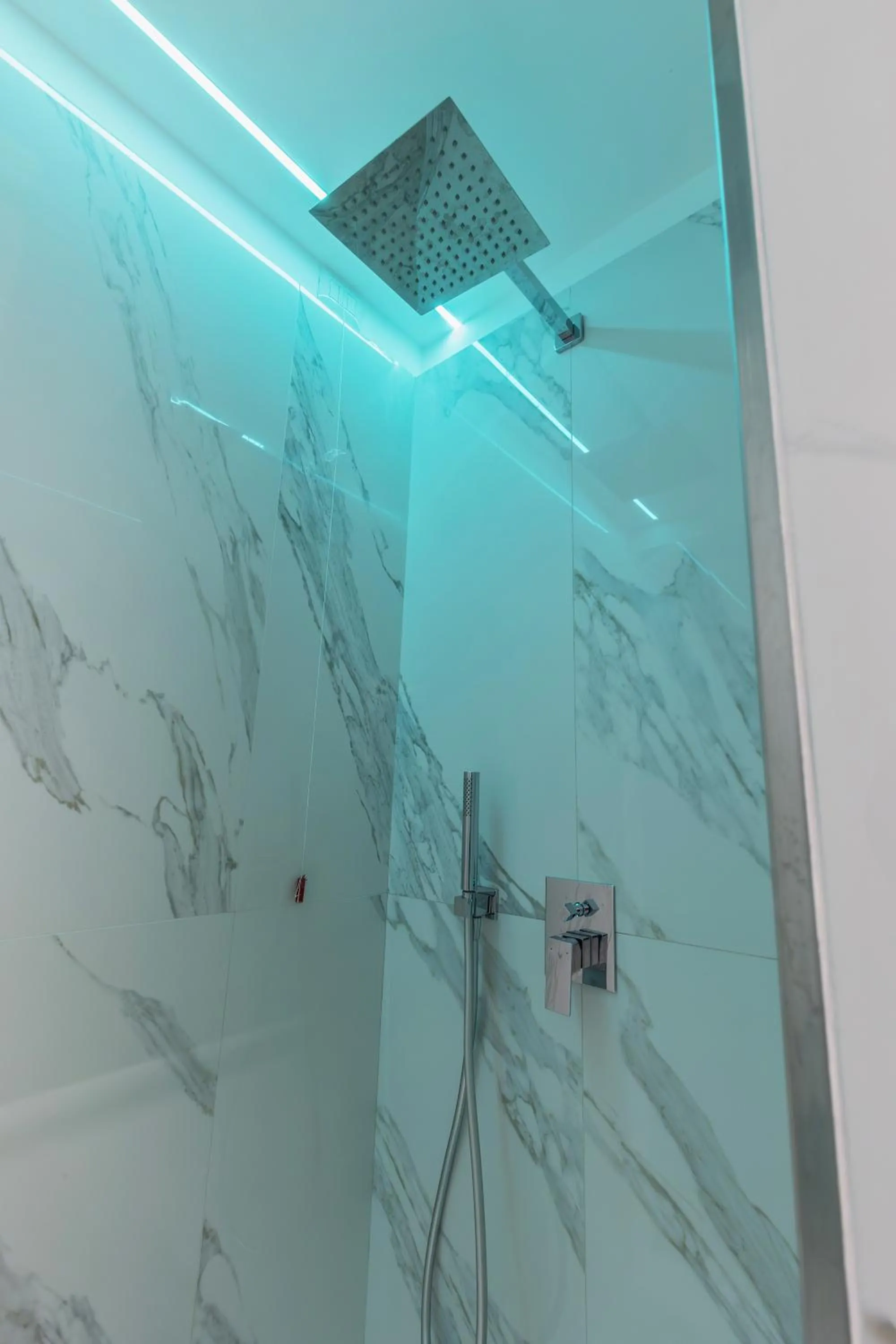 Shower in Navona Central Relais