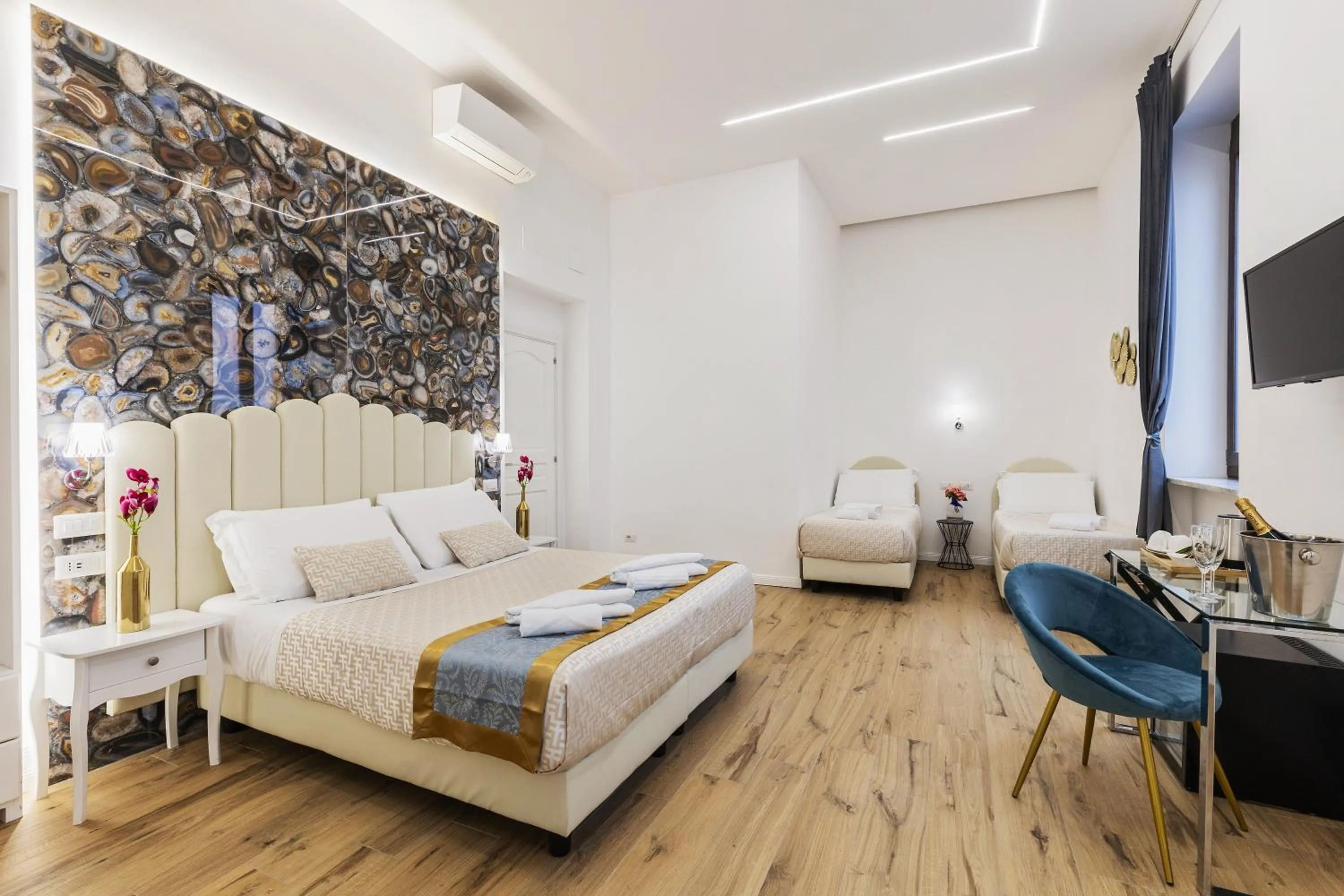 Bed in Navona Central Relais