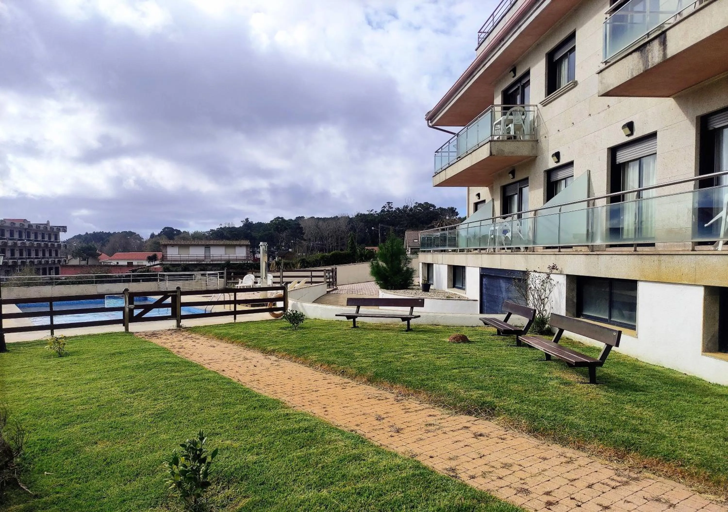 Garden, Property Building in Apartamentos aDoniña Playa Major Sanxenxo