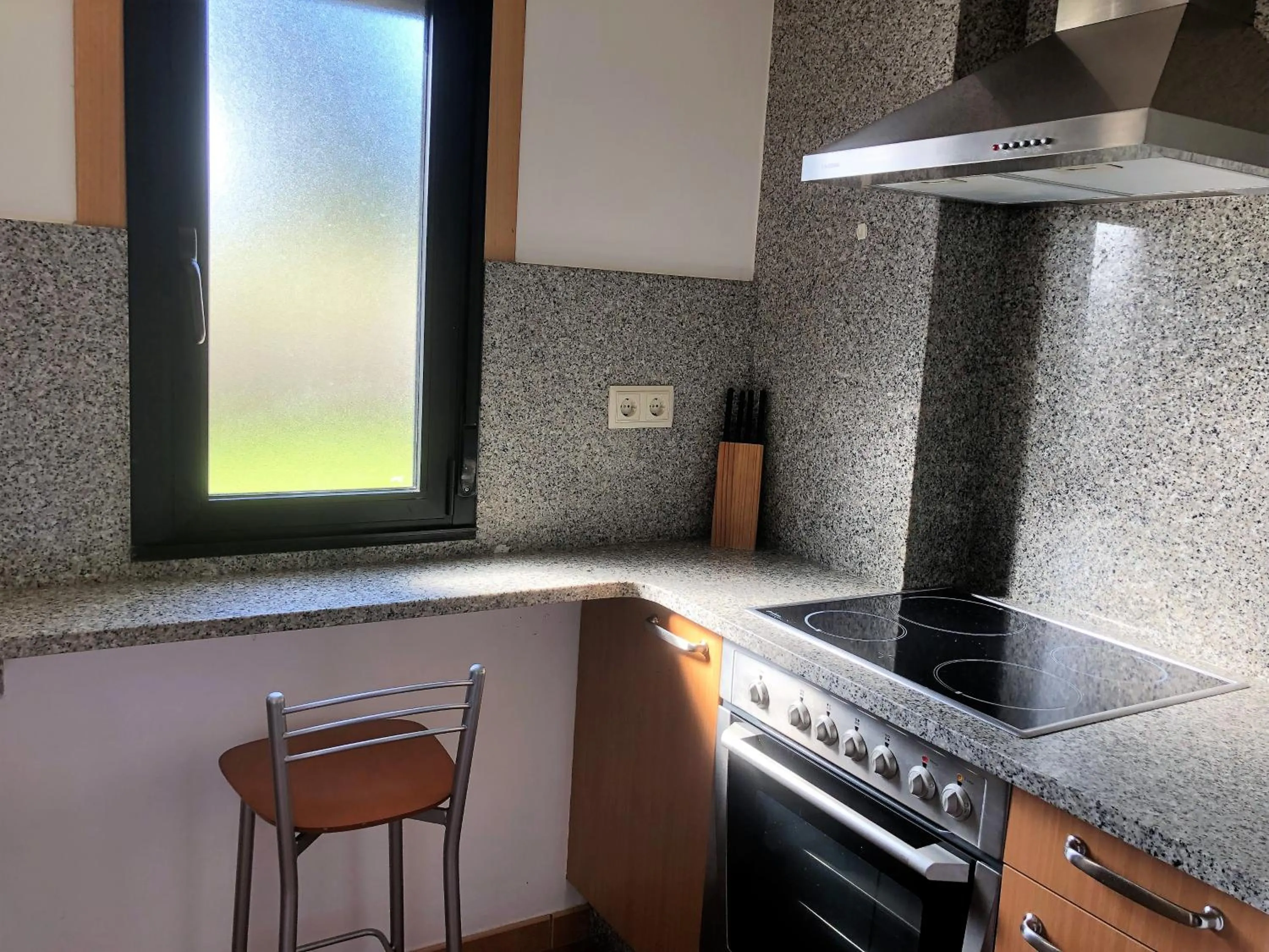 Kitchen or kitchenette, Kitchen/Kitchenette in Apartamentos aDoniña Playa Major Sanxenxo