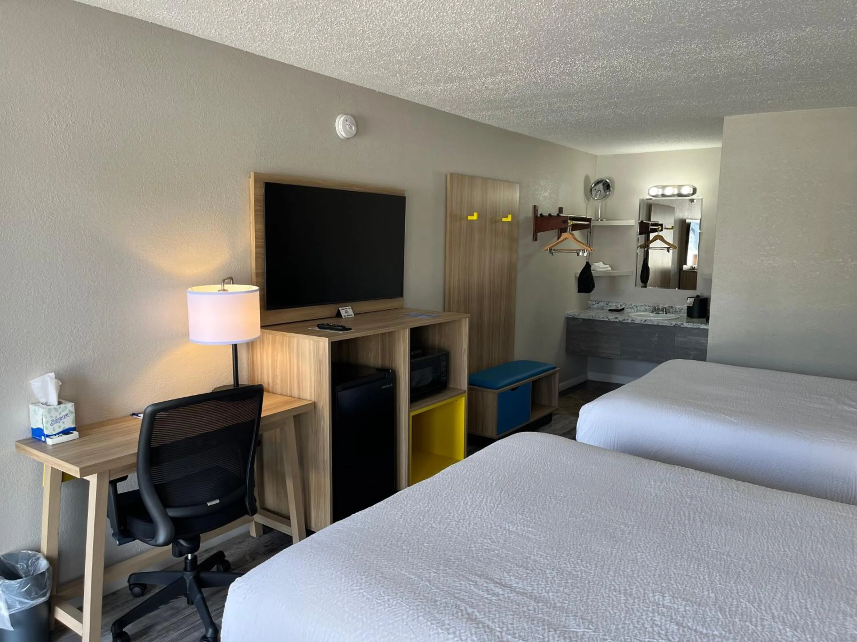 TV and multimedia, Bed in Days Inn by Wyndham Branson Ozarks