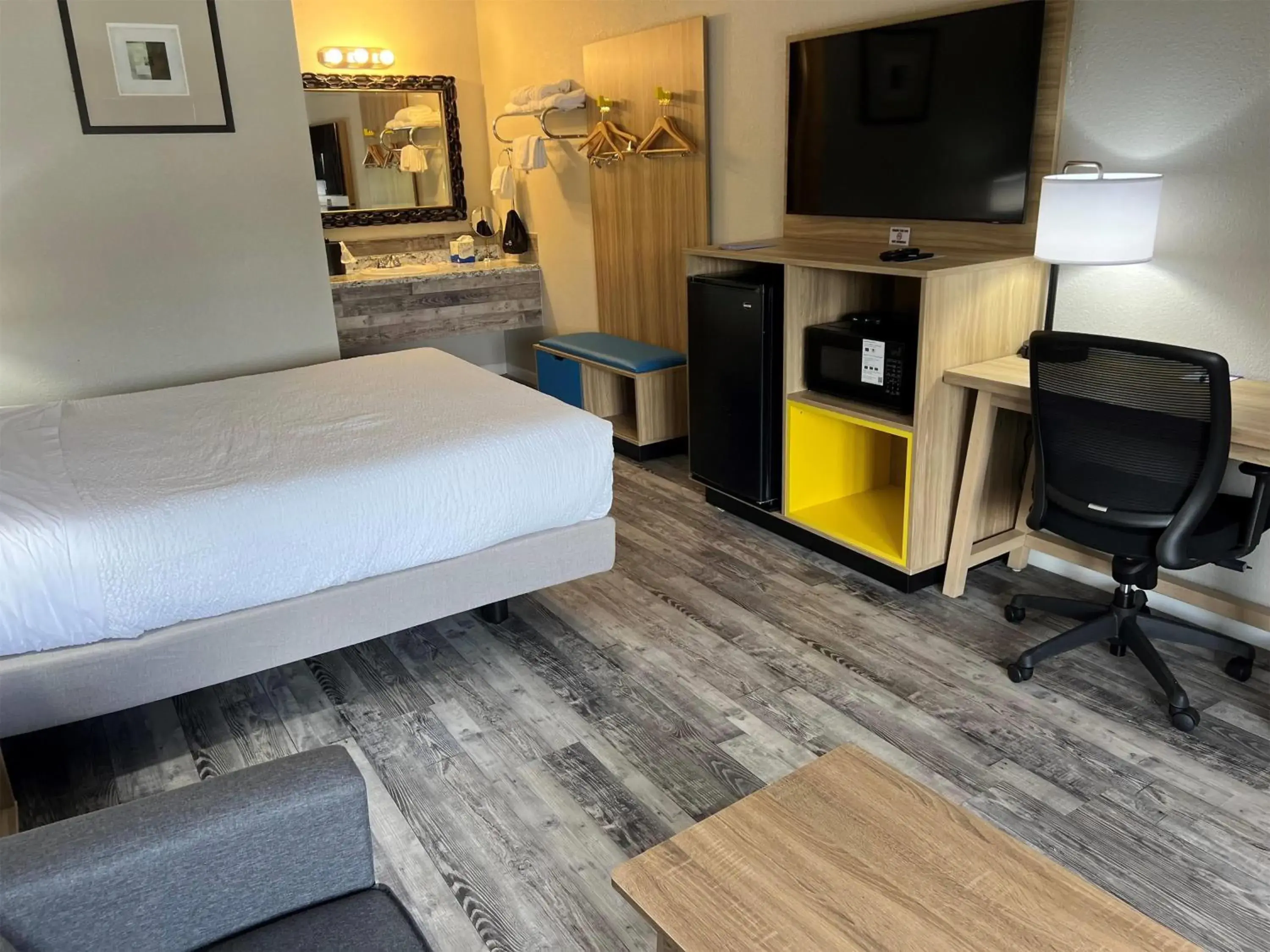 Photo of the whole room, Bed in Days Inn by Wyndham Branson Ozarks Photo of the whole room, Bed in Days Inn by Wyndham Branson Ozarks