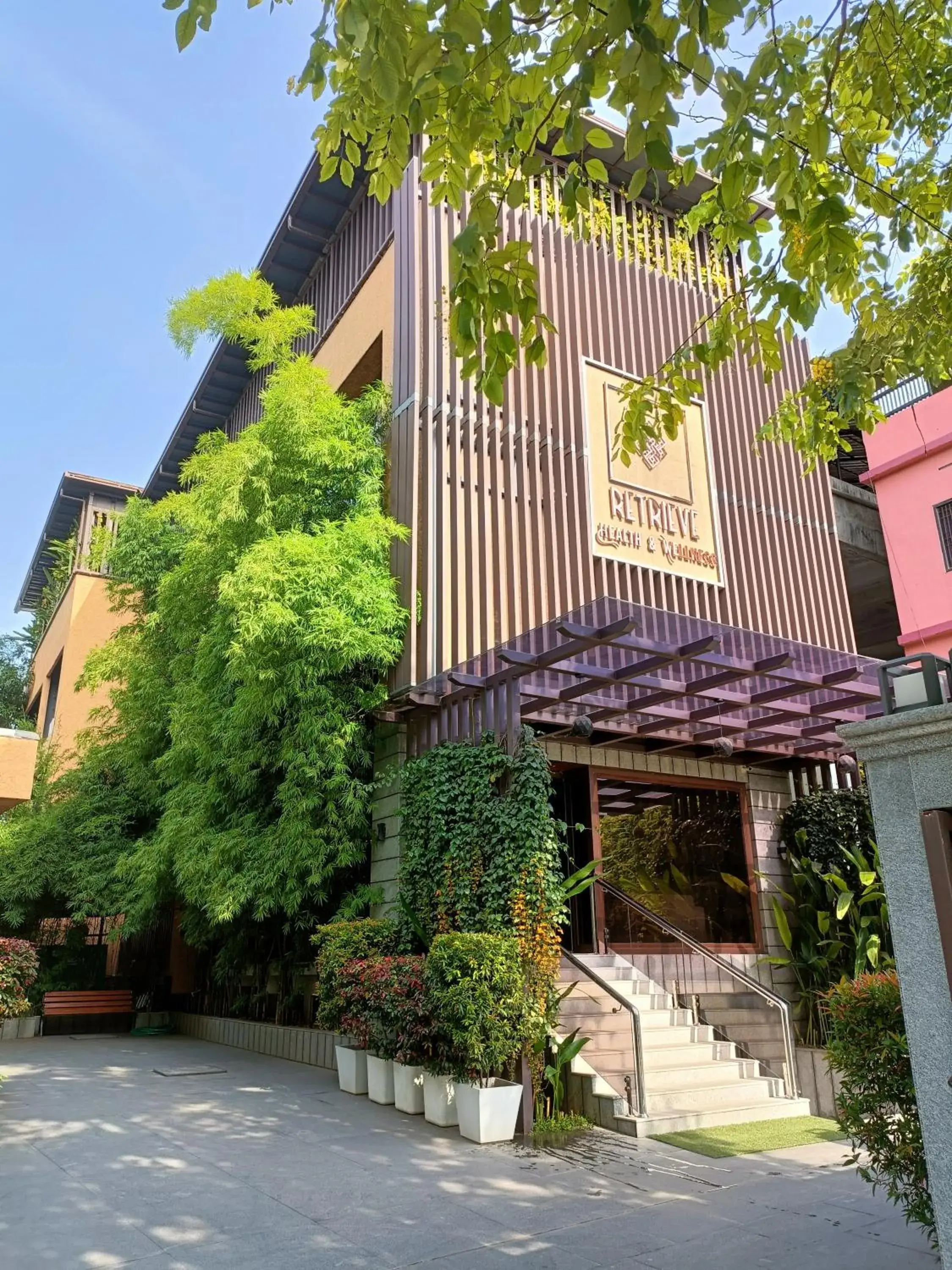 Property building in Retrieve Health & Wellness Property building in Retrieve Health & Wellness