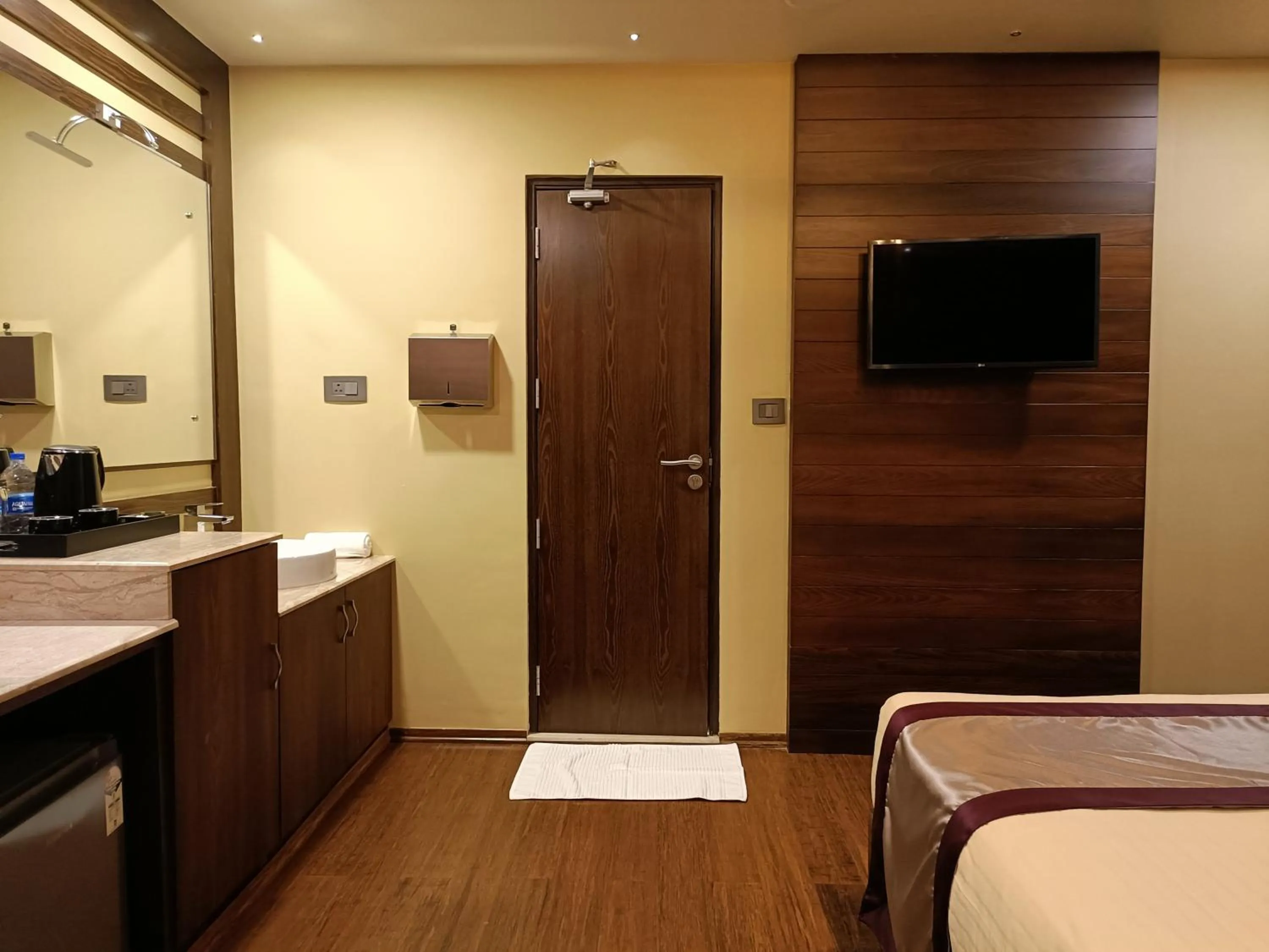 TV and multimedia, Bed in Retrieve Health & Wellness