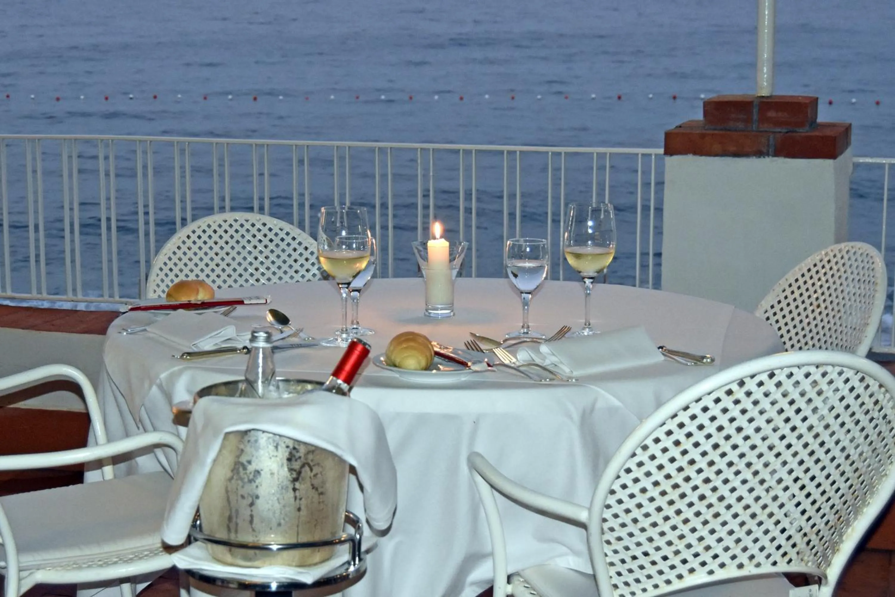 Restaurant/places to eat in Hotel Lido Mediterranee