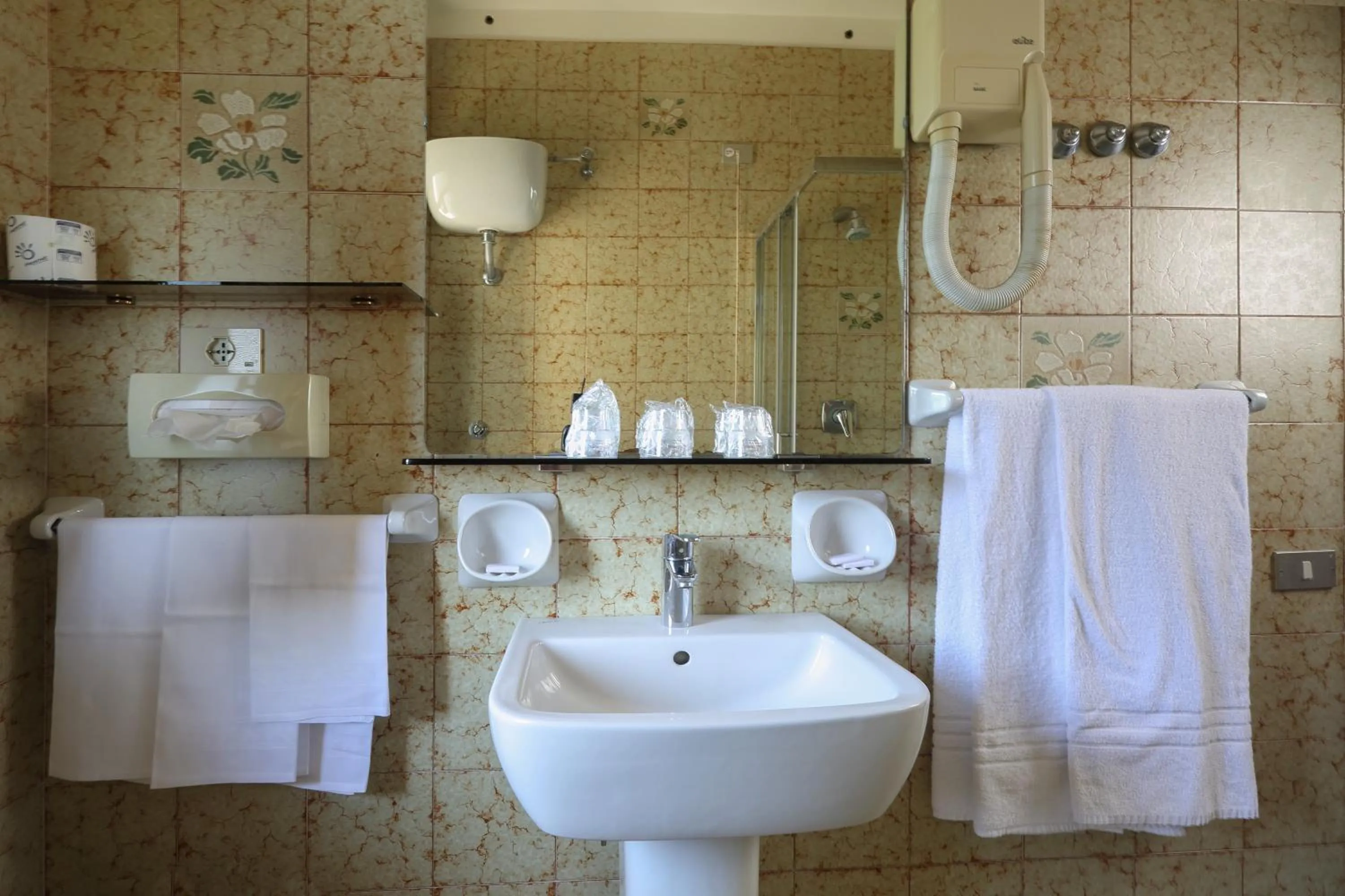 Bathroom in Hotel Lido Mediterranee