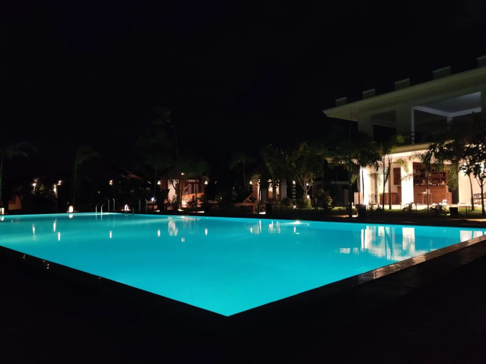 Swimming pool in Anukama Resort