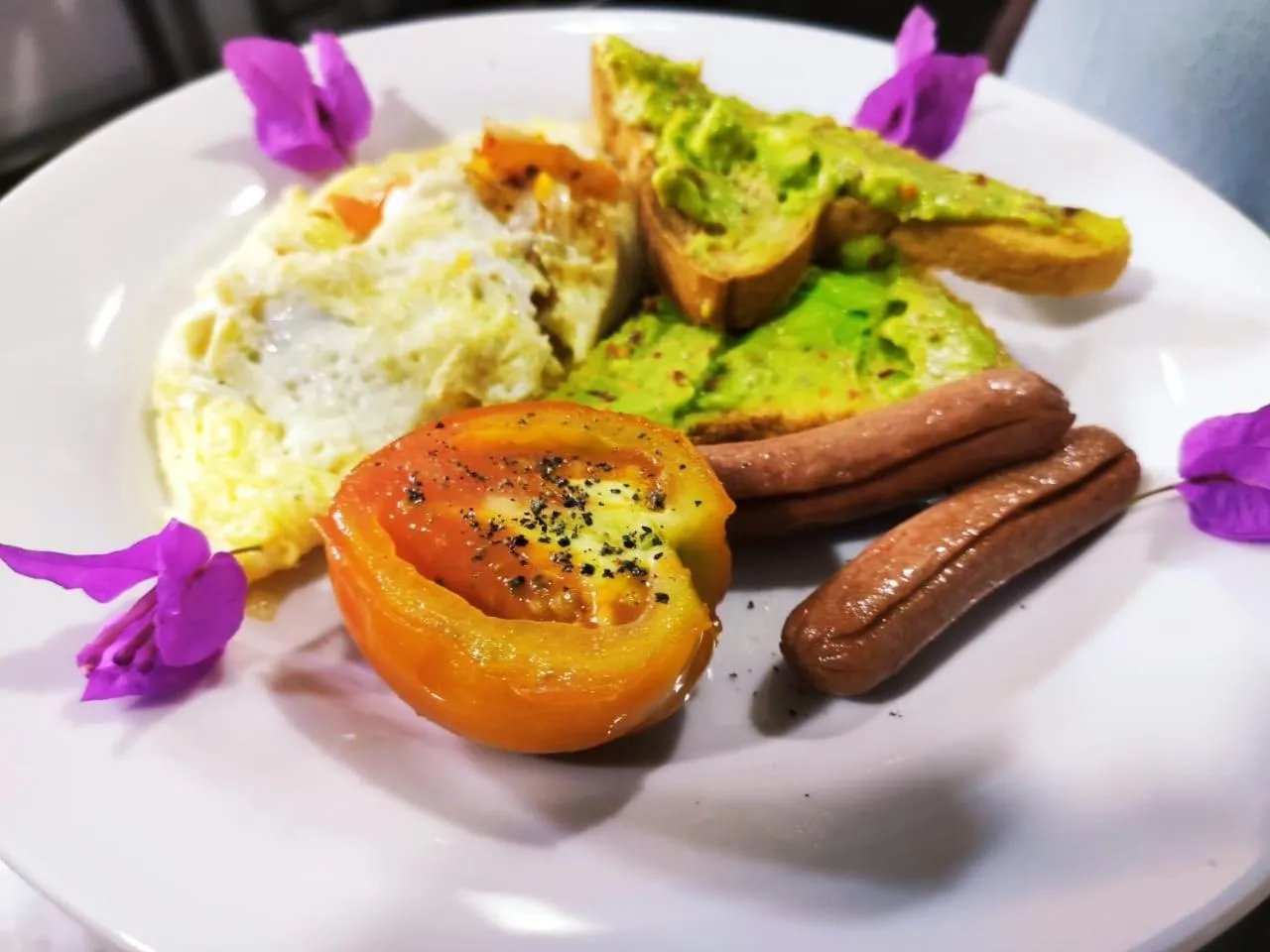 Food and drinks in Anukama Resort