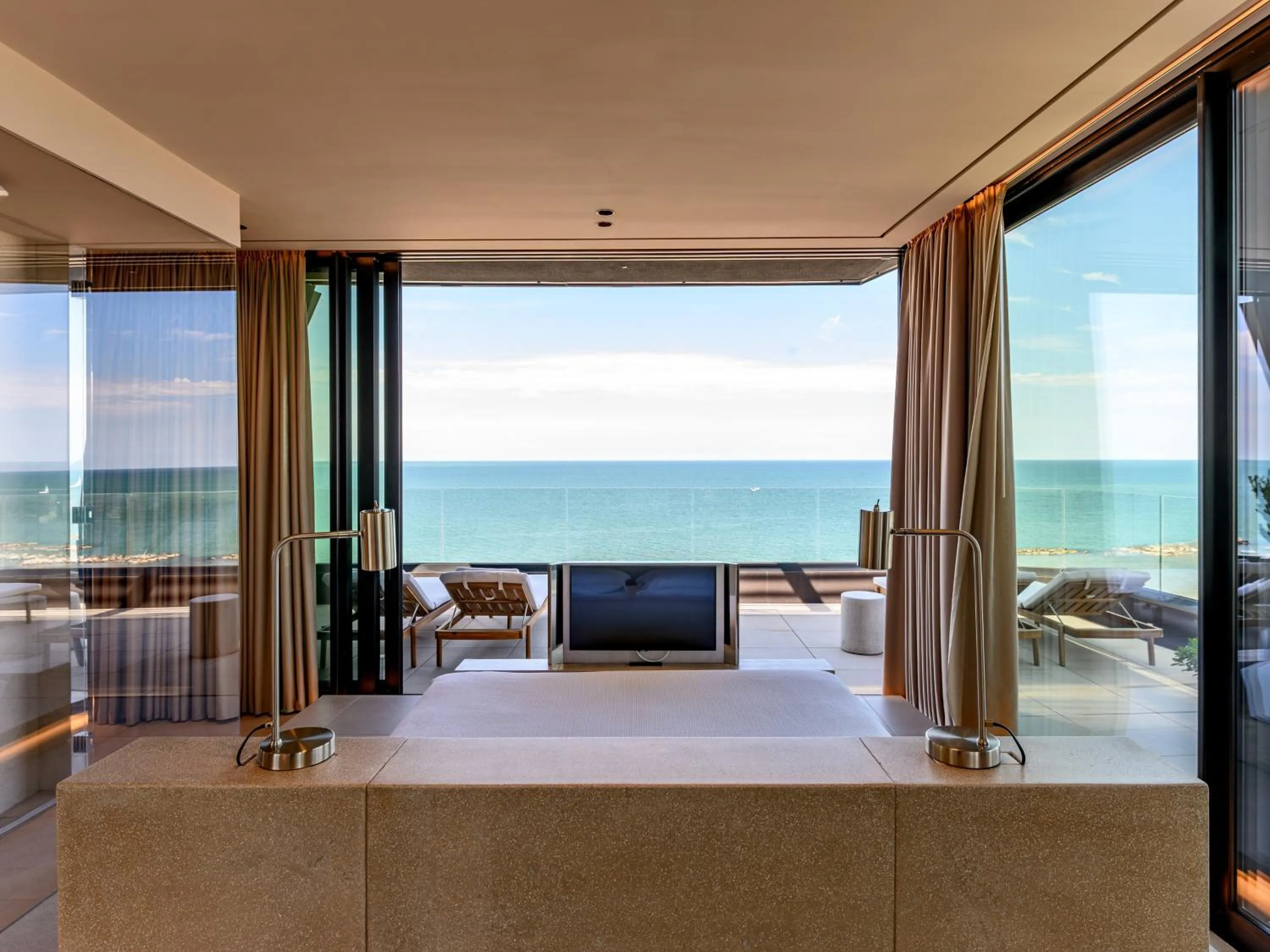 Summer in Victoria Palace Hotel