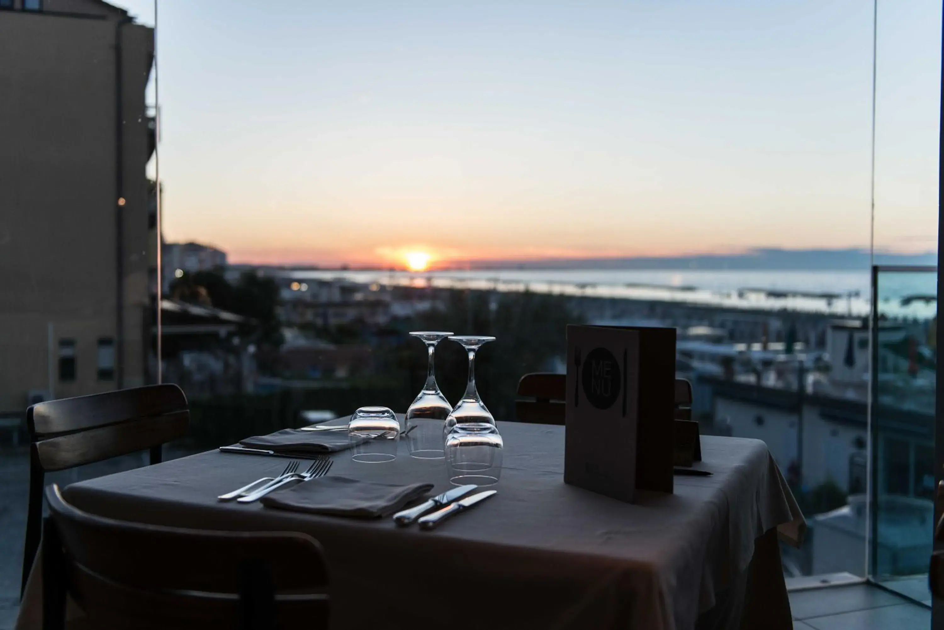 Balcony/Terrace, Restaurant/Places to Eat in Victoria Palace Hotel