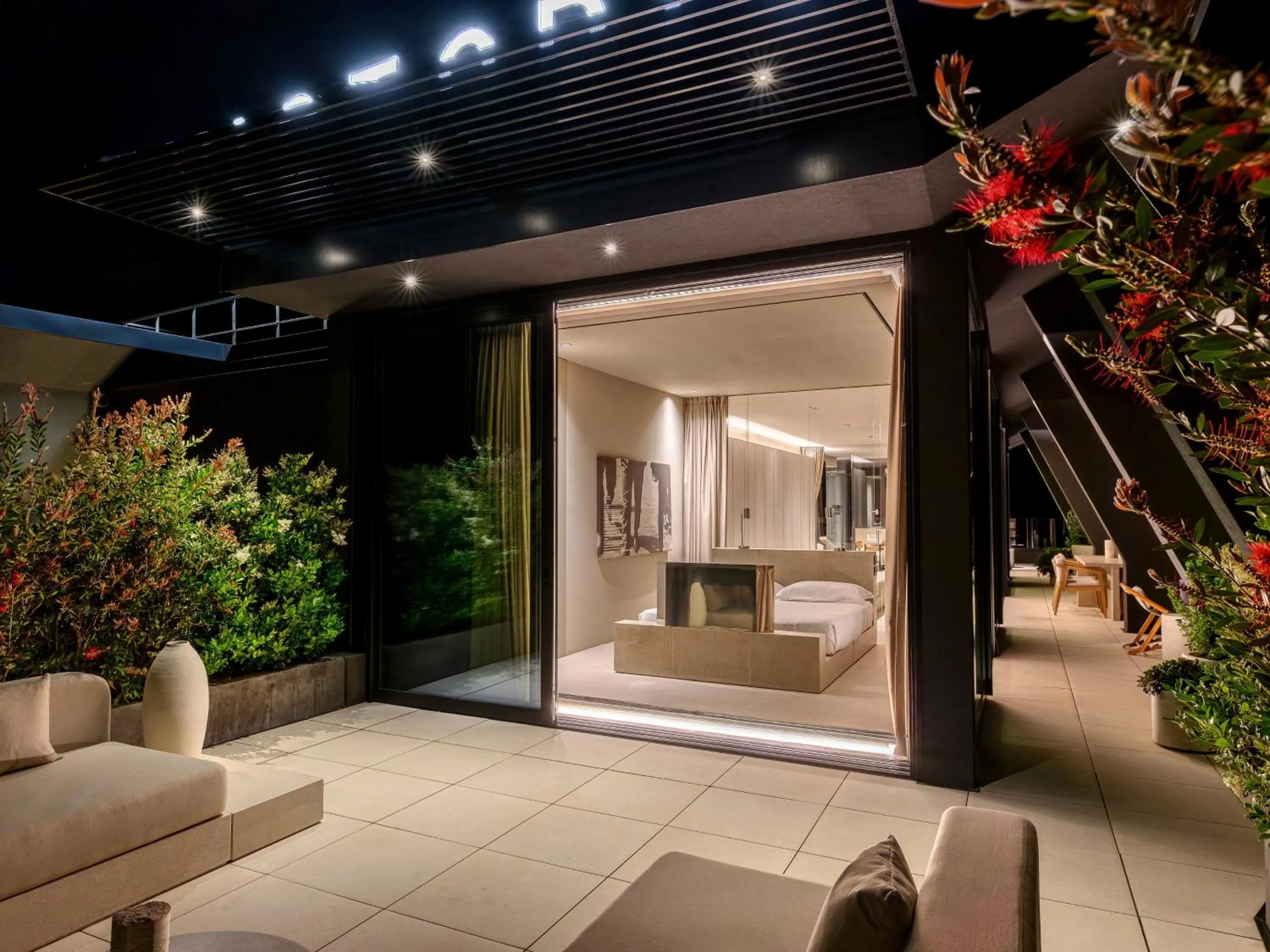 Summer in Victoria Palace Hotel