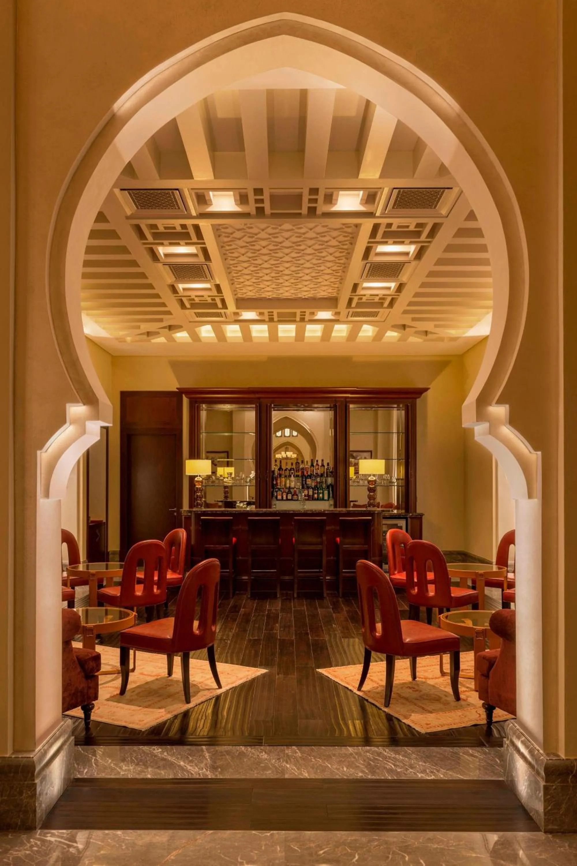 Lounge or bar in Ajman Saray, a Luxury Collection Resort, Ajman