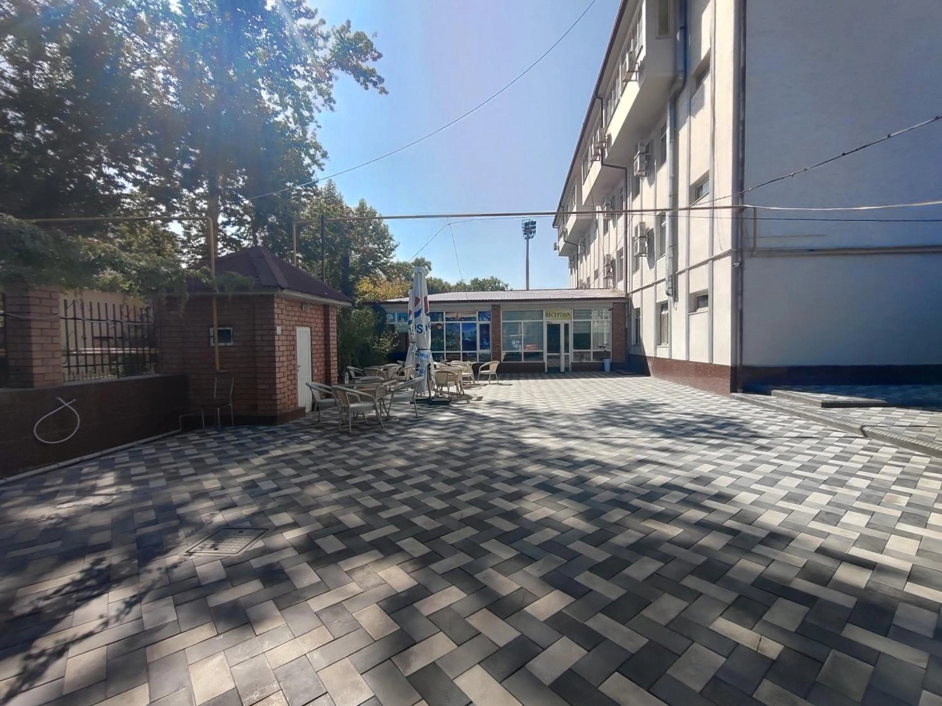 Property building in Grand Avenue Hotel