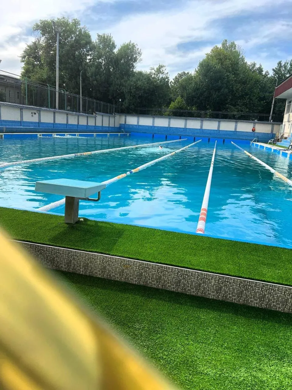 Swimming pool in Grand Avenue Hotel