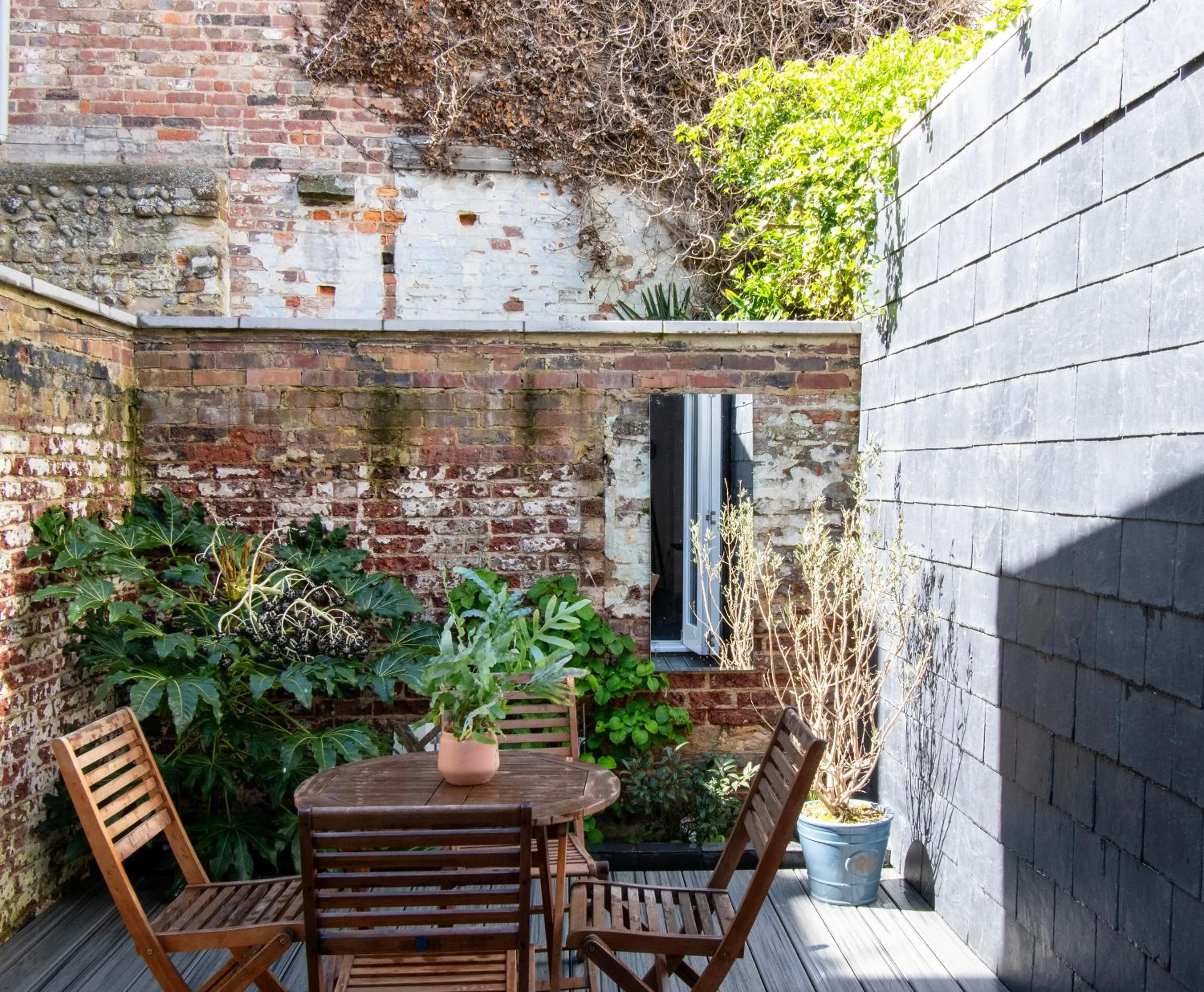 Patio in King's Head Cottage