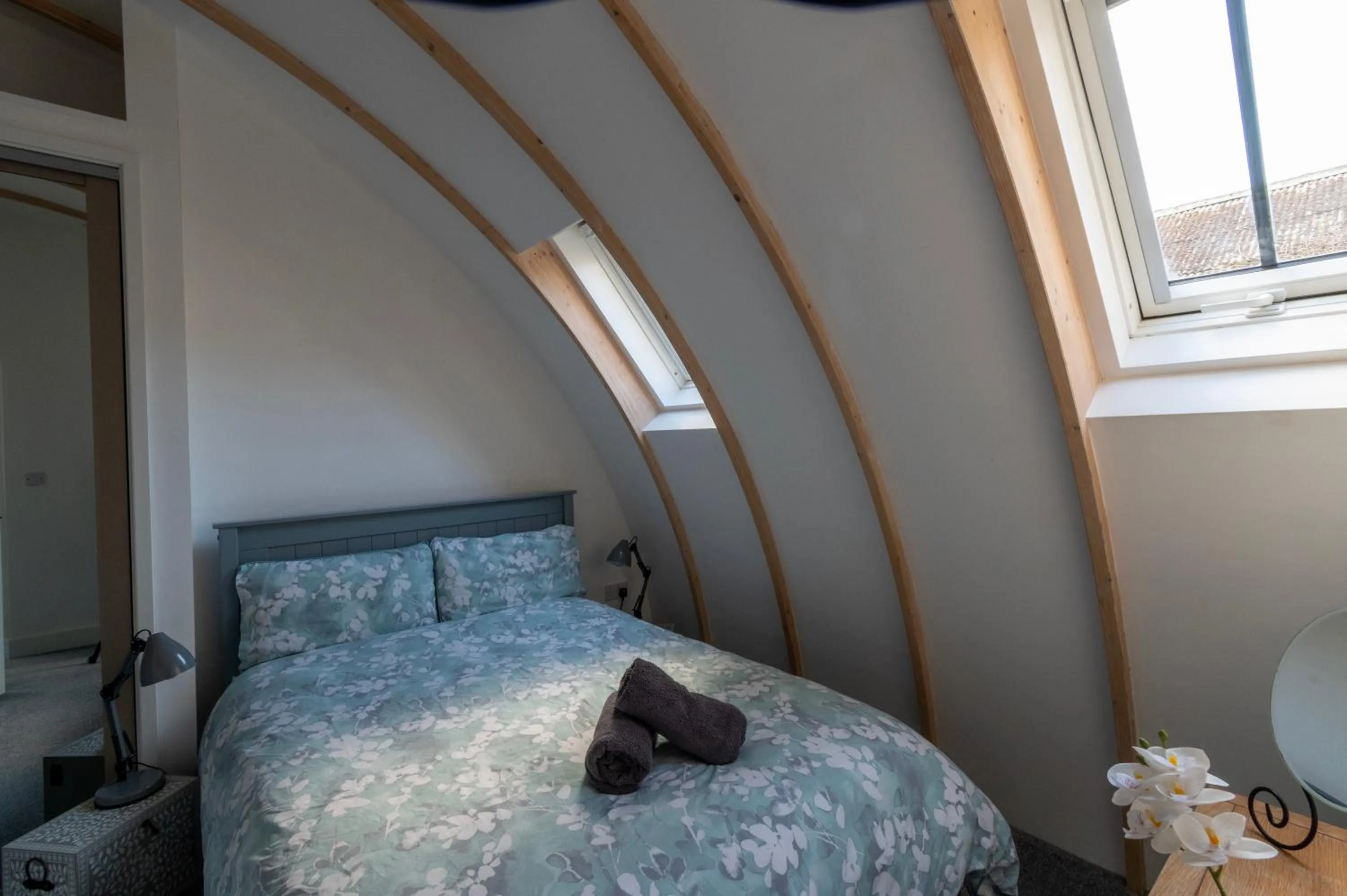 Bedroom, Bed in King's Head Cottage
